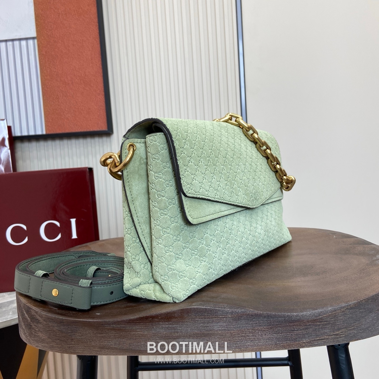 Gucci GG Marmont Matelassé Top Handle Bag GG Velvet & Embossed Leather Brown Top Handle Bag 구찌 GG 마몽 마틀라쎄 탑핸들백 857622 GG 벨벳 & 엠보싱 레더 브라운 탑핸들백 28cm 2