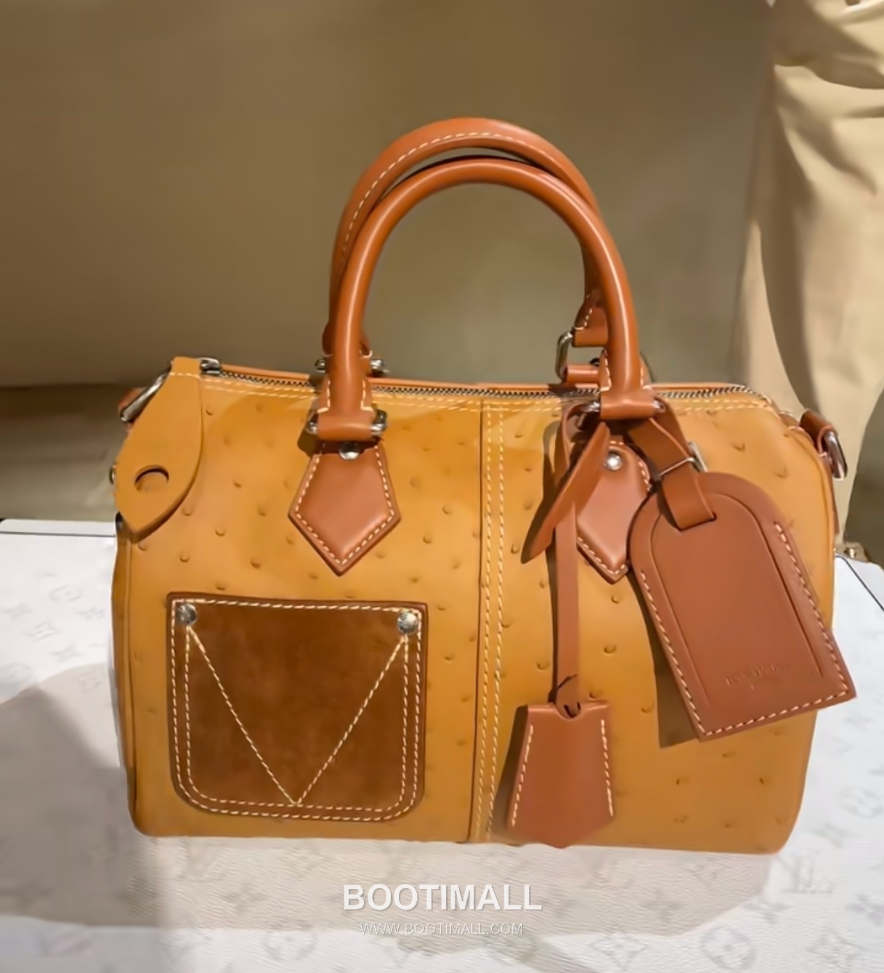 Louis Vuitton Speedy Bandoulière 25 Ostrich Leather Brown Shoulder Bag 루이비통 스피디 반둘리에르 25 M89119 오스트리치 레더 브라운 숄더백 25cm 2