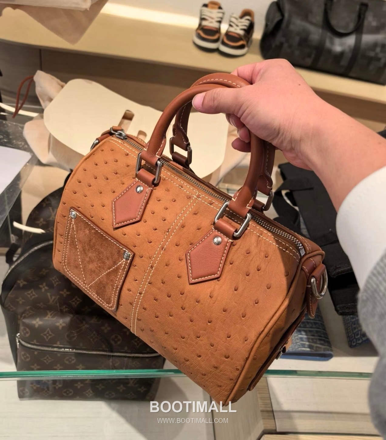 Louis Vuitton Speedy Bandoulière 25 Ostrich Leather Brown Shoulder Bag 루이비통 스피디 반둘리에르 25 M89119 오스트리치 레더 브라운 숄더백 25cm 4