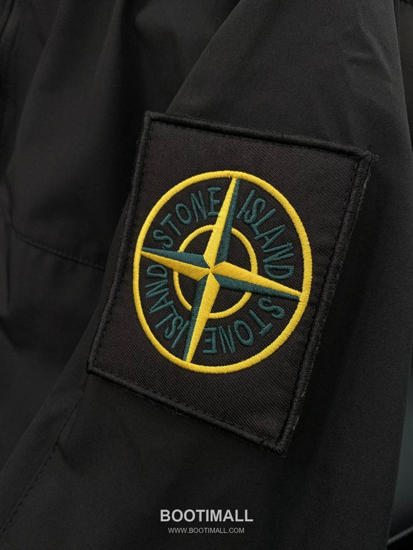 Stone Island Embroidered Logo Hooded Jacket Cotton Blend 4 Colors Available Jacket 엠브로이더리 로고 후드 자켓 코튼 혼방 4컬러 전개 자켓 S, M, L, XL 5