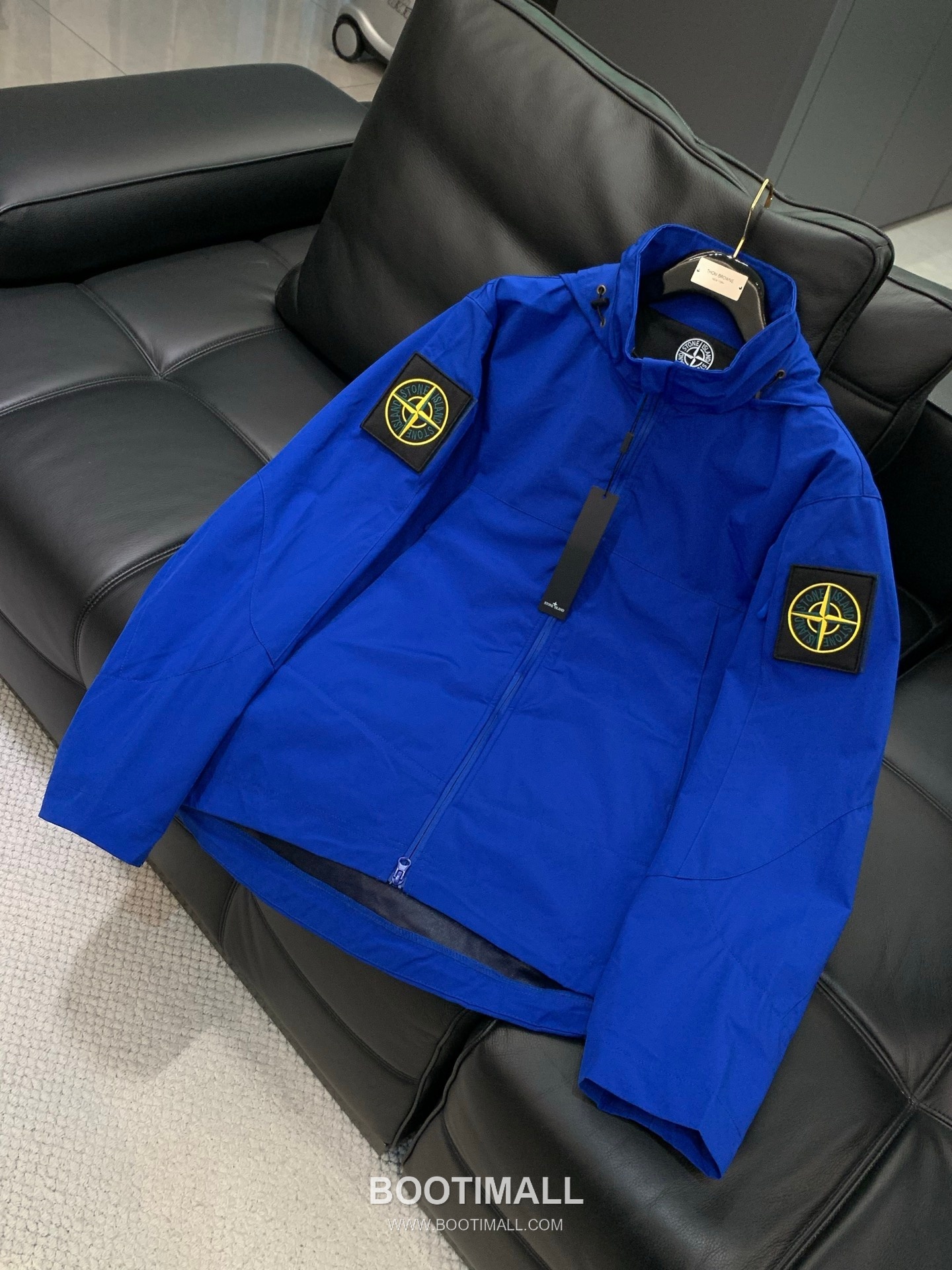 Stone Island Embroidered Logo Hooded Jacket Cotton Blend 4 Colors Available Jacket 엠브로이더리 로고 후드 자켓 코튼 혼방 4컬러 전개 자켓 3