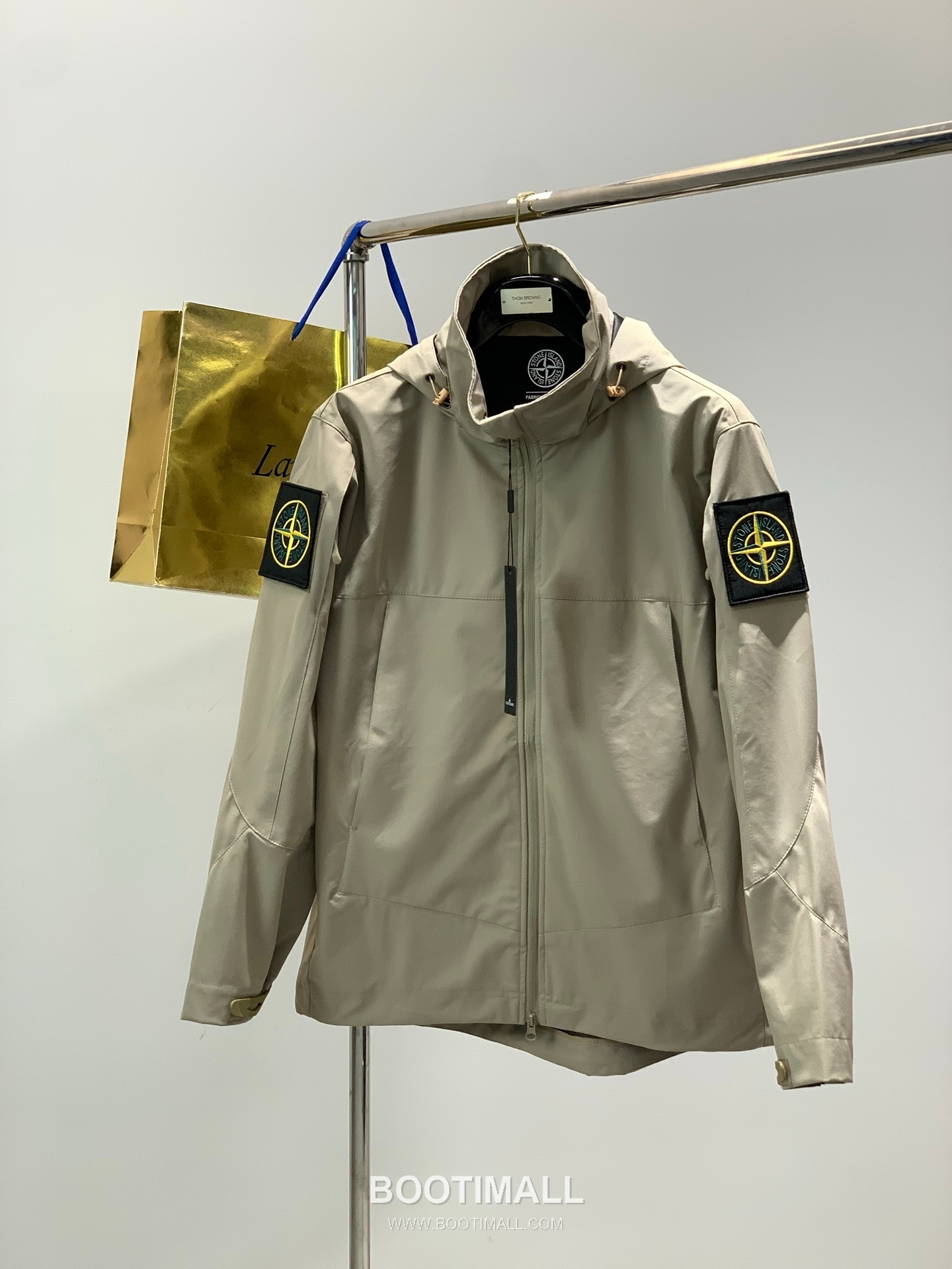 Stone Island Embroidered Logo Hooded Jacket Cotton Blend 4 Colors Available Jacket 엠브로이더리 로고 후드 자켓 코튼 혼방 4컬러 전개 자켓 1