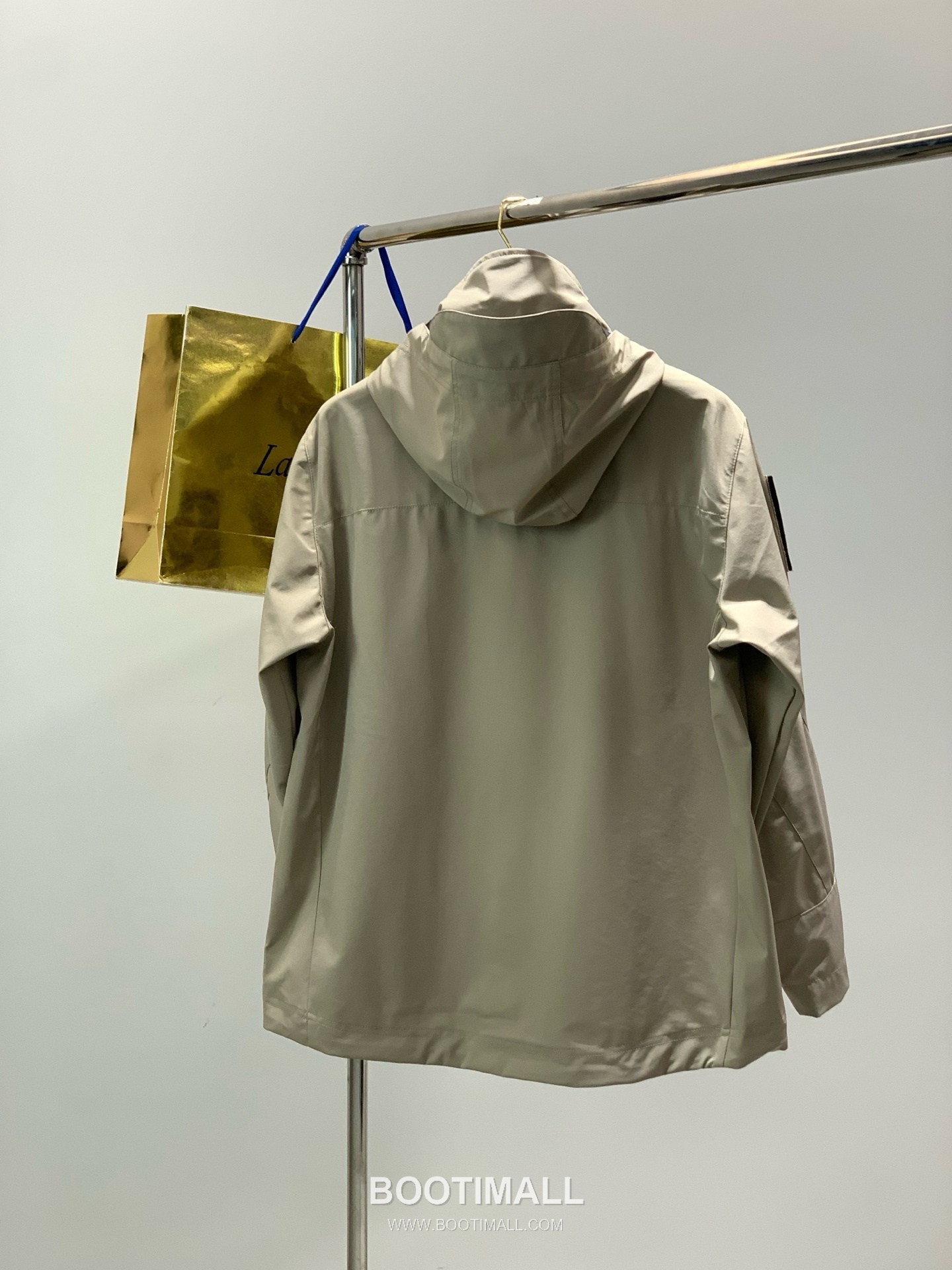 Stone Island Embroidered Logo Hooded Jacket Cotton Blend 4 Colors Available Jacket 엠브로이더리 로고 후드 자켓 코튼 혼방 4컬러 전개 자켓 2