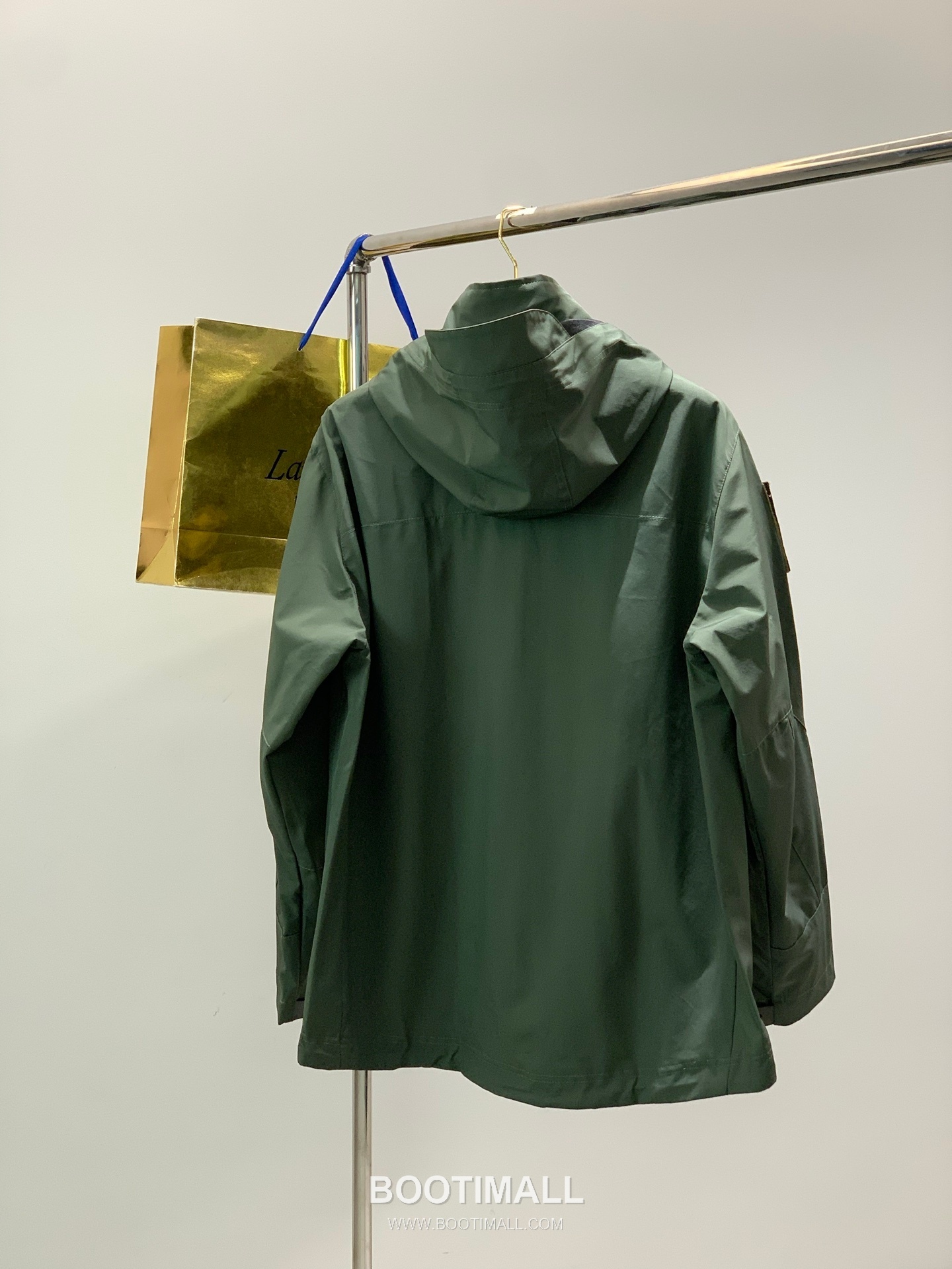 Stone Island Embroidered Logo Hooded Jacket Cotton Blend 4 Colors Available Jacket 엠브로이더리 로고 후드 자켓 코튼 혼방 4컬러 전개 자켓 2