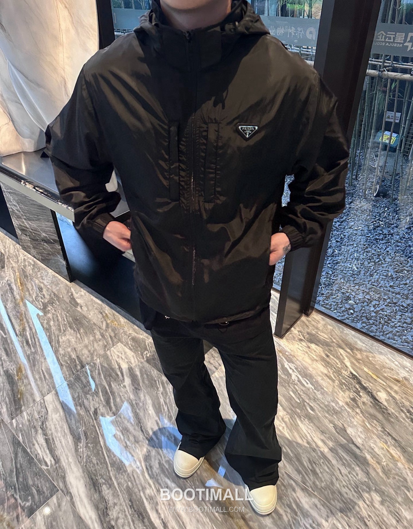 Prada Re-Nylon Reversible Logo Jacket Nylon Two-Tone Jacket 프라다 리나일론 리버서블 로고 자켓 나일론 투톤 자켓 S, M, L, XL 3