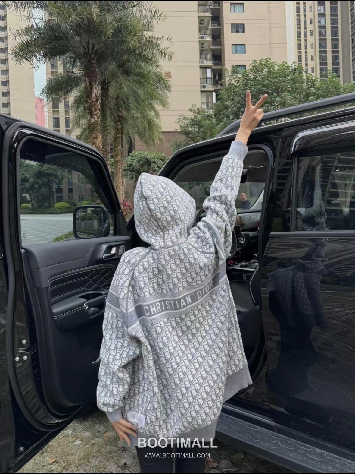 Dior Reversible Cashmere Knit Hooded Jacket Cashmere Blend Knit Light Gray Hoodie 디올 리버서블 캐시미어 니트 후드 집업 캐시미어 블렌드 니트 라이트 그레이 후드 S, M, L 1