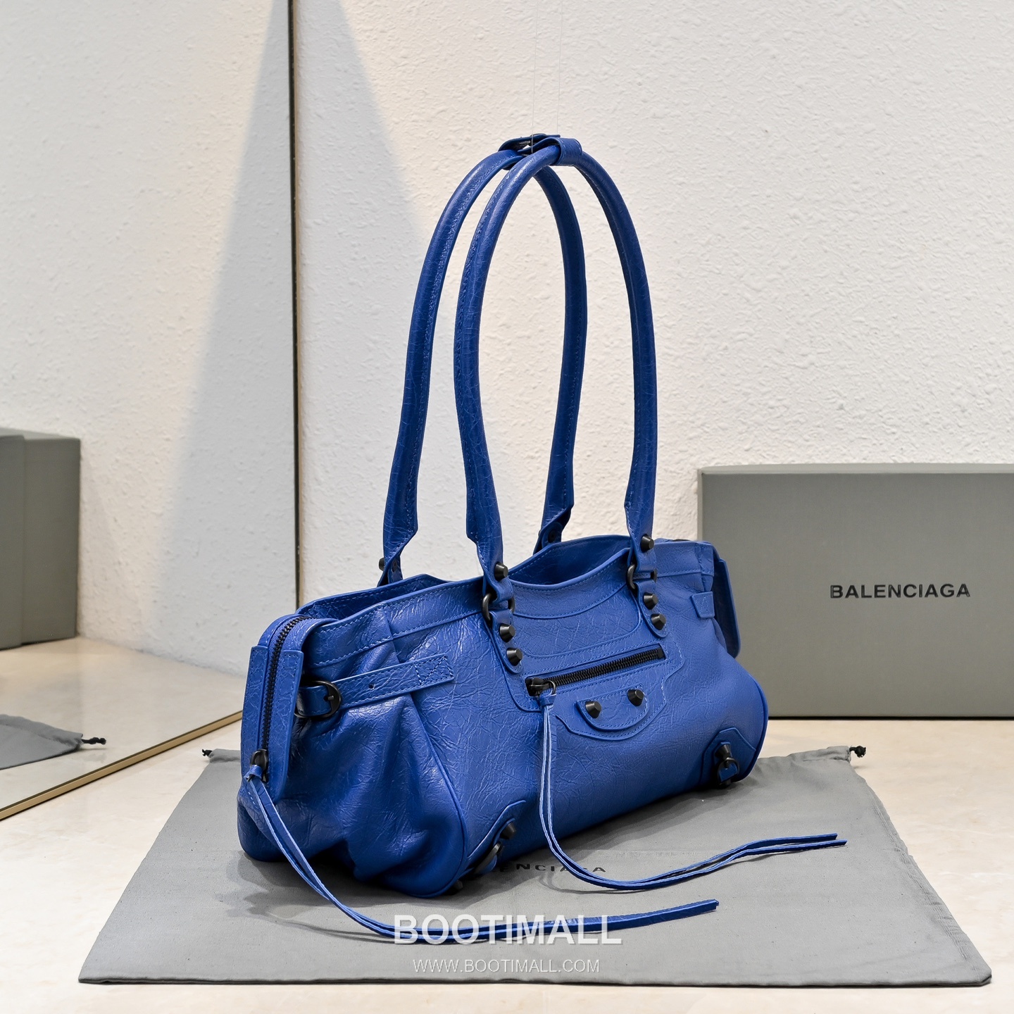 Balenciaga Motorcycle Bag Lambskin Leather Blue Shoulder Bag 발렌시아가 모터사이클 백 램스킨 레더 블루 숄더백 30cm 2