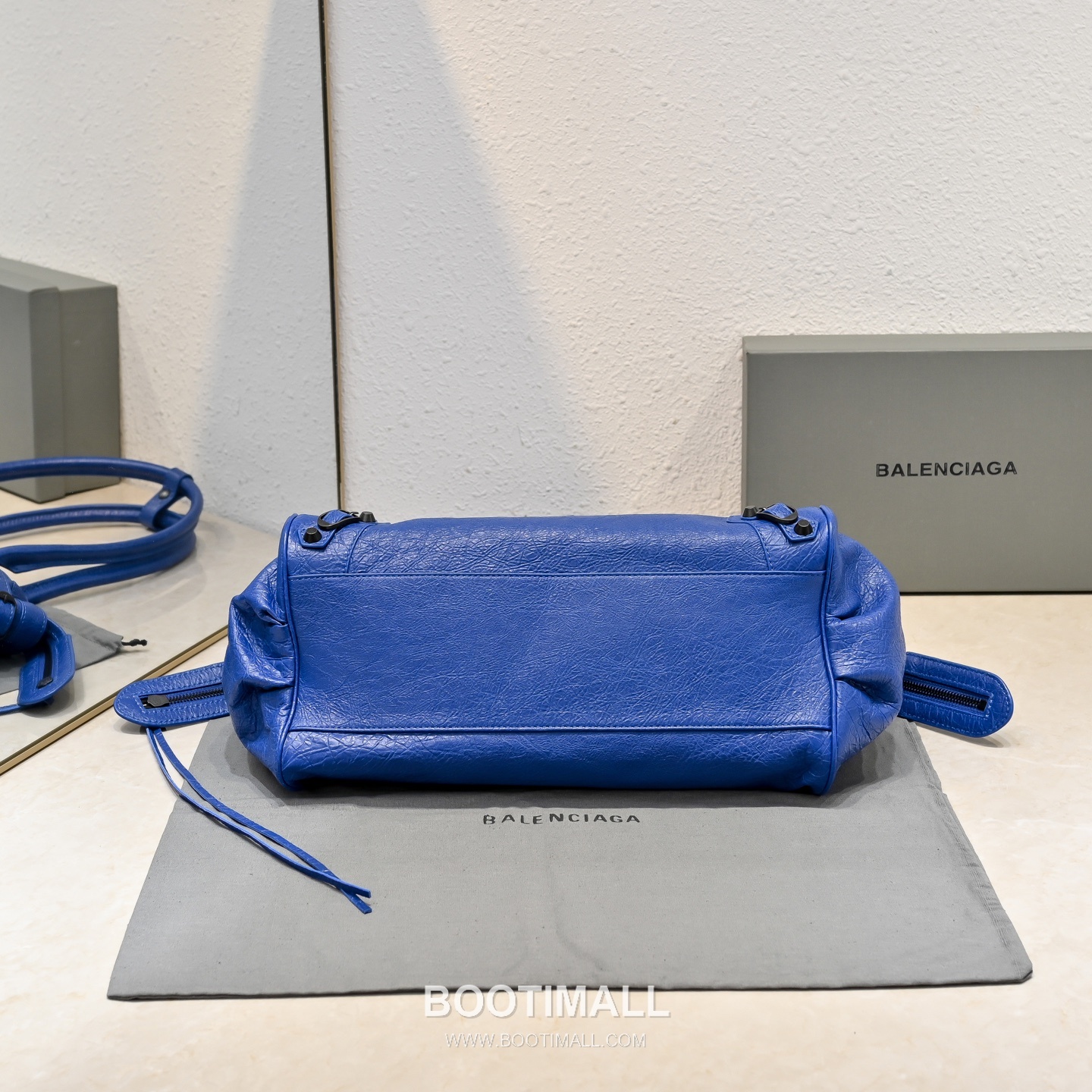 Balenciaga Motorcycle Bag Lambskin Leather Blue Shoulder Bag 발렌시아가 모터사이클 백 램스킨 레더 블루 숄더백 30cm 7