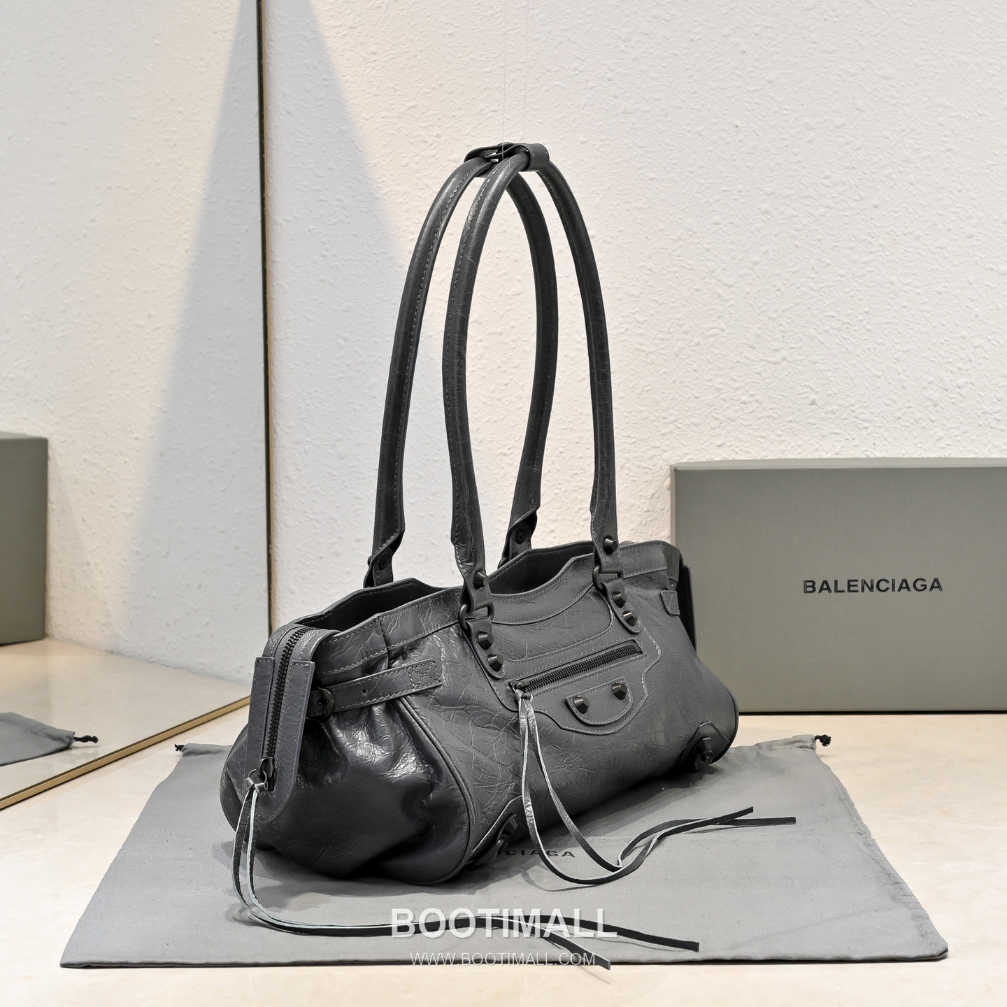 Balenciaga Motorcycle City Bag Lambskin Leather Dark Gray Shoulder Bag 발렌시아가 모터사이클 시티백 램스킨 레더 다크 그레이 숄더백 38cm 3
