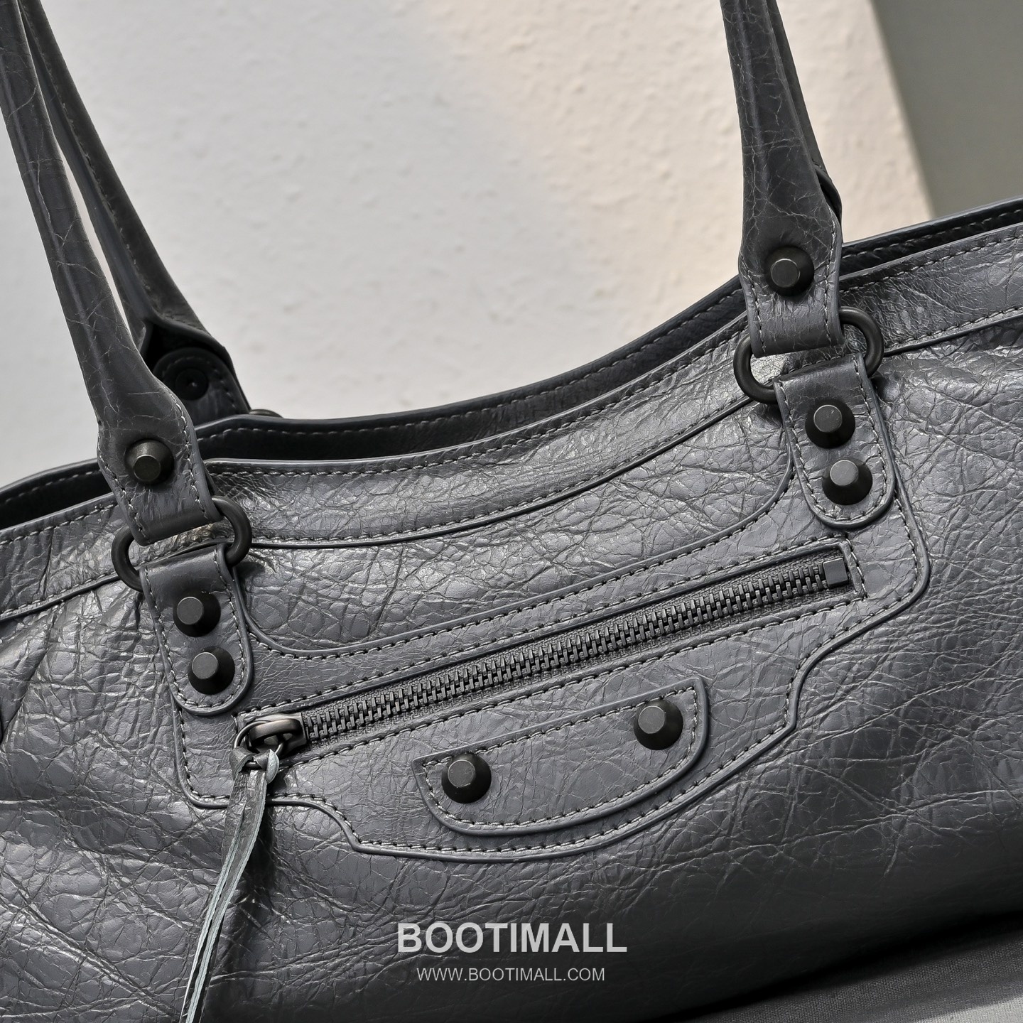 Balenciaga Motorcycle City Bag Lambskin Leather Dark Gray Shoulder Bag 발렌시아가 모터사이클 시티백 램스킨 레더 다크 그레이 숄더백 38cm 4