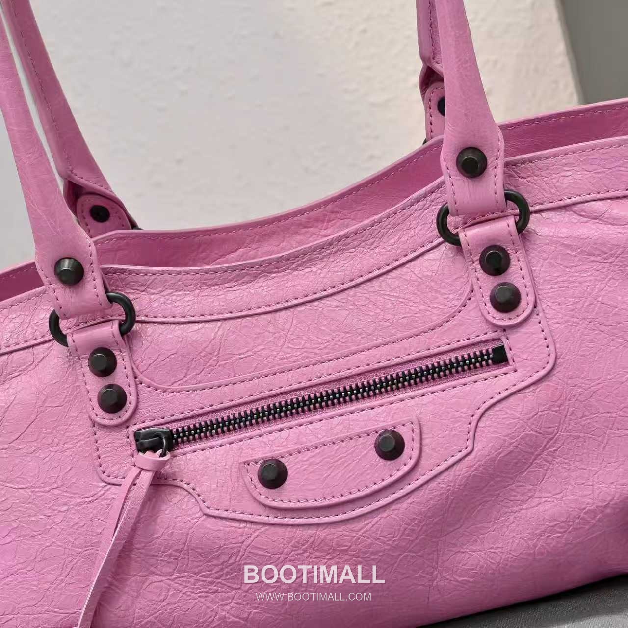 Balenciaga Motorcycle City Bag Lambskin Leather Rose Pink Shoulder Bag 발렌시아가 모터사이클 시티백 램스킨 레더 로즈 핑크 숄더백 38cm 2