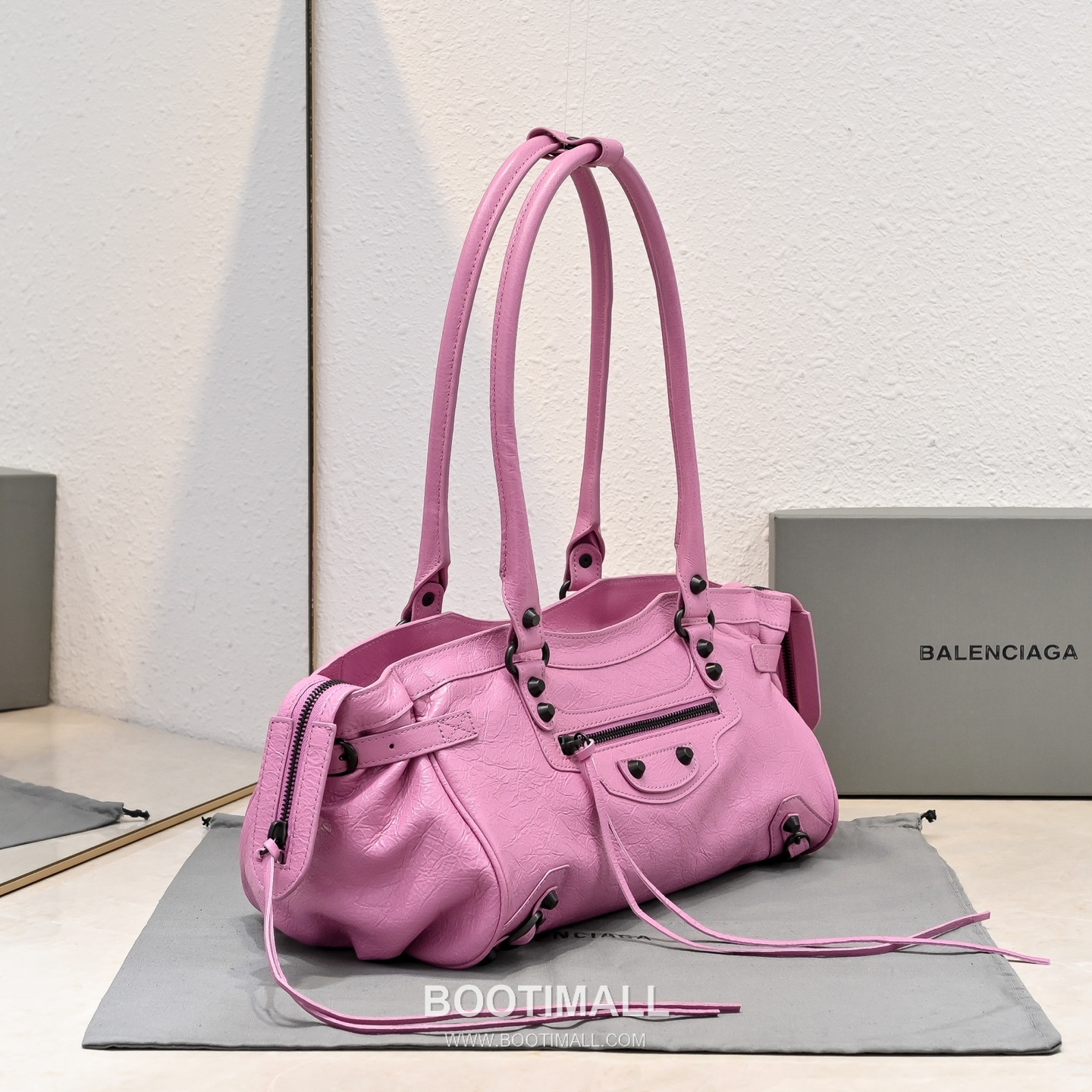 Balenciaga Motorcycle City Bag Lambskin Leather Rose Pink Shoulder Bag 발렌시아가 모터사이클 시티백 램스킨 레더 로즈 핑크 숄더백 38cm 3