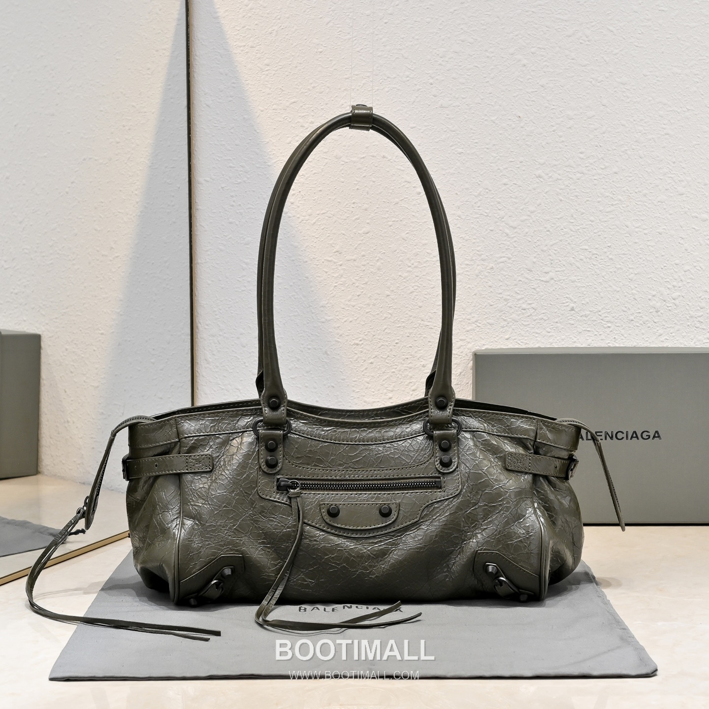 Balenciaga Le Cagole Mini Shoulder Bag Lambskin Leather Olive Green Shoulder Bag 발렌시아가 르 카골 미니 숄더백 램스킨 레더 올리브 그린 숄더백 28cm 1
