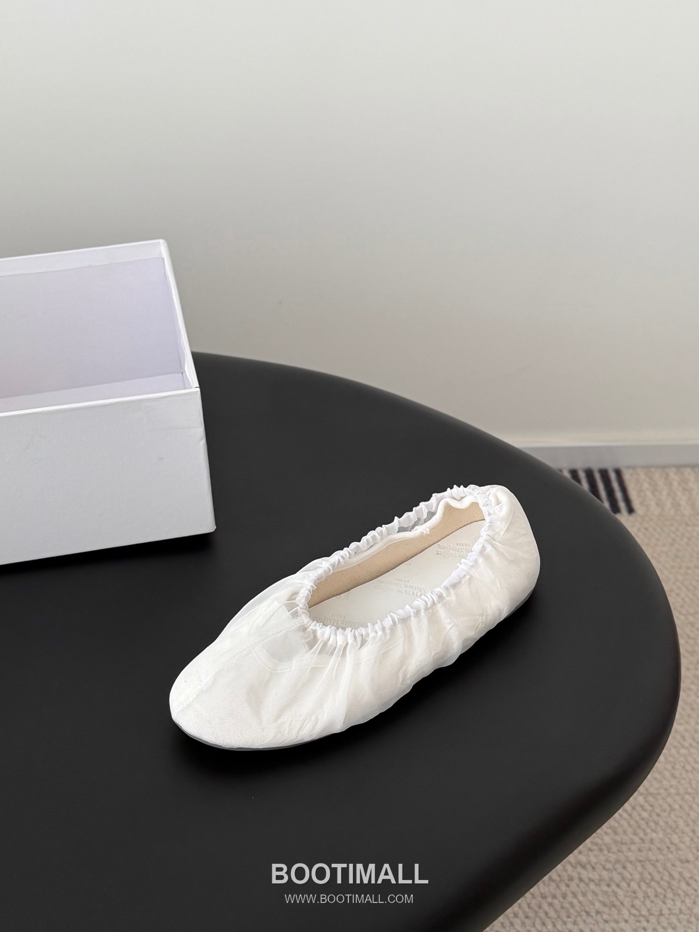 Maison Margiela Tabi Split-Toe Ballet Flat Vegetable-Tanned Sheepskin Black Ballet Flat 메종 마르지엘라 타비 스플릿 토 발레 플랫 식물성 태닝 양가죽 블랙 발레 플랫 4