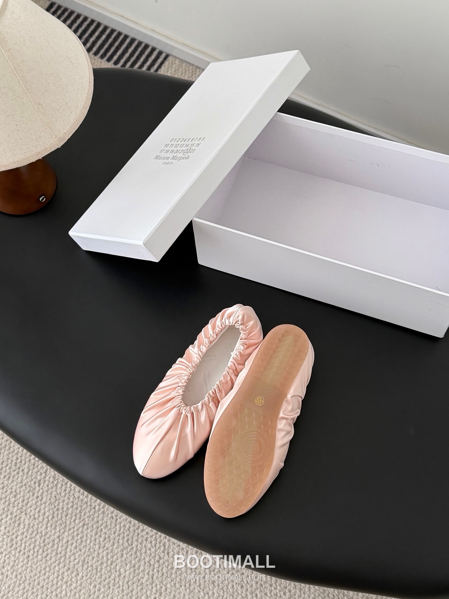 Maison Margiela Tabi Split-Toe Ballet Flat Vegetable-Tanned Sheepskin Black Ballet Flat 메종 마르지엘라 타비 스플릿 토 발레 플랫 식물성 태닝 양가죽 블랙 발레 플랫 3