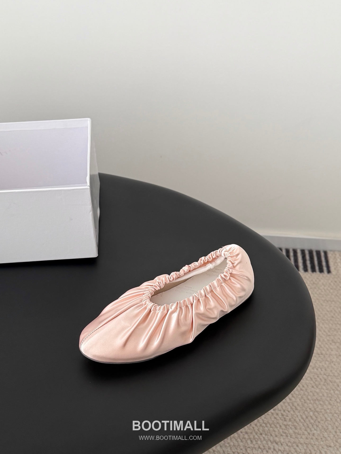 Maison Margiela Tabi Split-Toe Ballet Flat Vegetable-Tanned Sheepskin Black Ballet Flat 메종 마르지엘라 타비 스플릿 토 발레 플랫 식물성 태닝 양가죽 블랙 발레 플랫 4