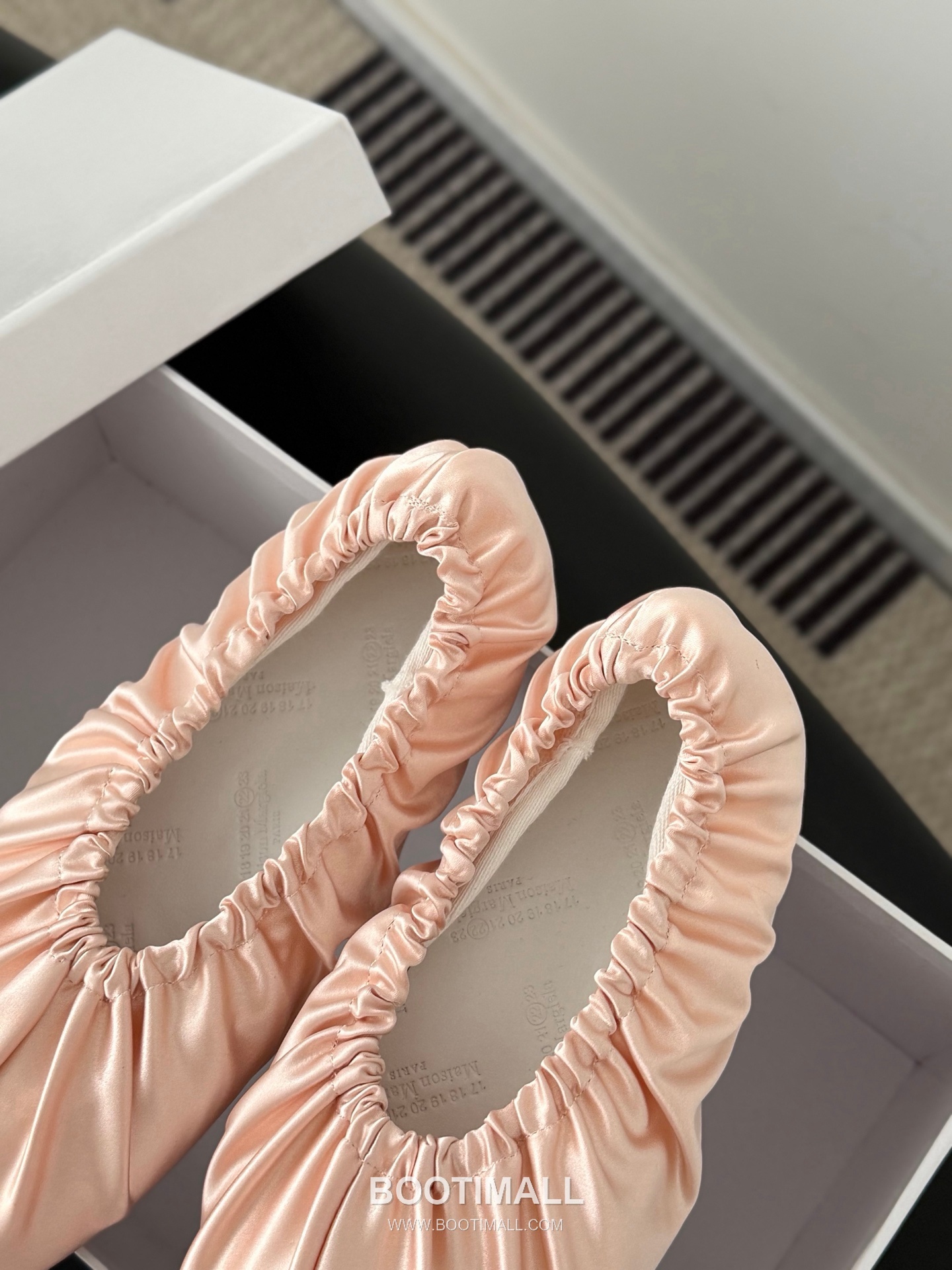 Maison Margiela Tabi Split-Toe Ballet Flat Vegetable-Tanned Sheepskin Black Ballet Flat 메종 마르지엘라 타비 스플릿 토 발레 플랫 식물성 태닝 양가죽 블랙 발레 플랫 9