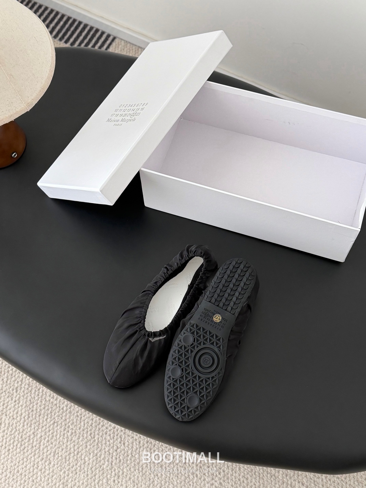 Maison Margiela Tabi Split-Toe Ballet Flat Vegetable-Tanned Sheepskin Black Ballet Flat 메종 마르지엘라 타비 스플릿 토 발레 플랫 식물성 태닝 양가죽 블랙 발레 플랫 3