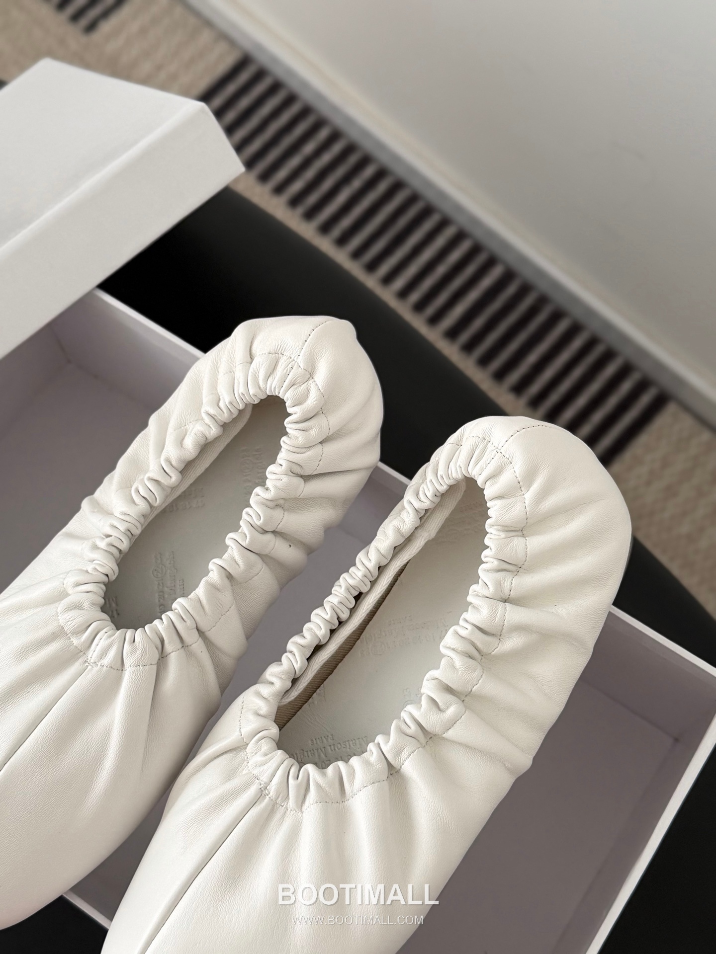 Maison Margiela Tabi Split-Toe Ballet Flat Vegetable-Tanned Sheepskin Black Ballet Flat 메종 마르지엘라 타비 스플릿 토 발레 플랫 식물성 태닝 양가죽 블랙 발레 플랫 9