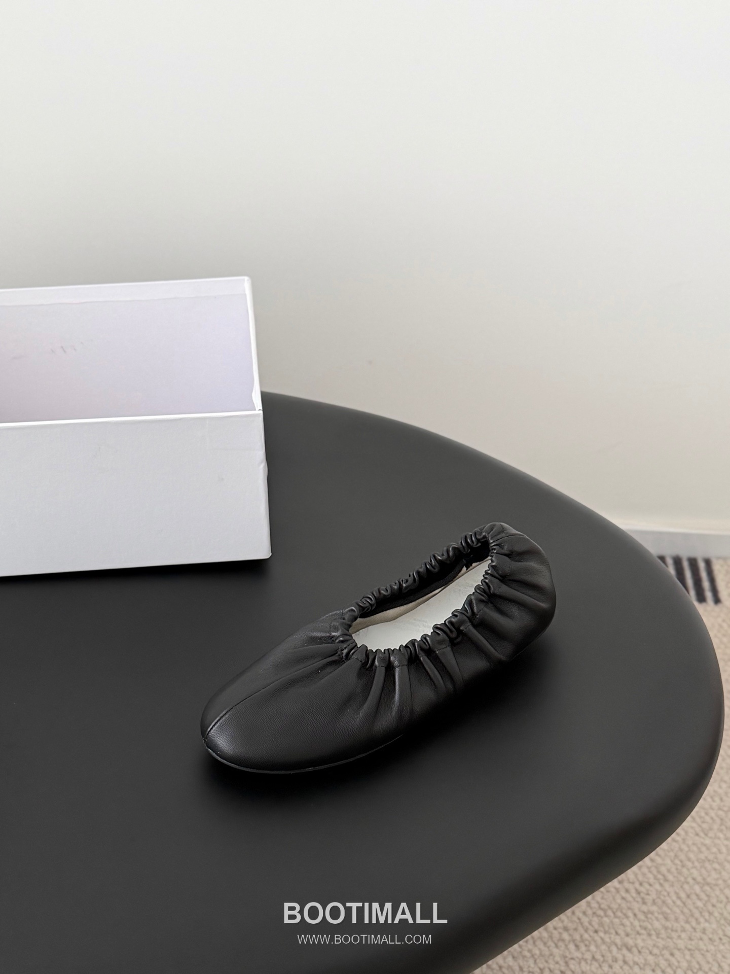 Maison Margiela Tabi Split-Toe Ballet Flat Vegetable-Tanned Sheepskin Black Ballet Flat 메종 마르지엘라 타비 스플릿 토 발레 플랫 식물성 태닝 양가죽 블랙 발레 플랫 4