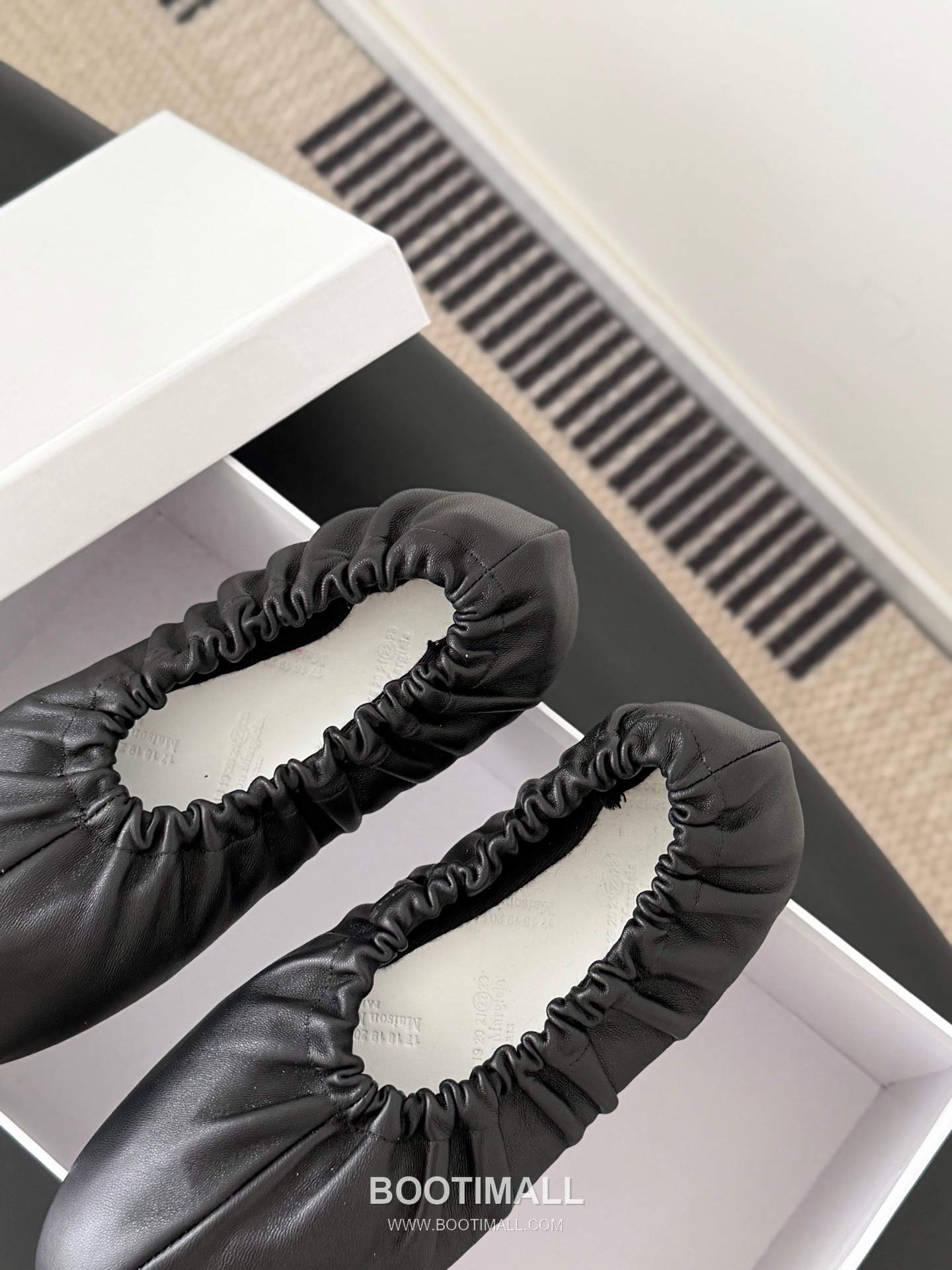 Maison Margiela Tabi Split-Toe Ballet Flat Vegetable-Tanned Sheepskin Black Ballet Flat 메종 마르지엘라 타비 스플릿 토 발레 플랫 식물성 태닝 양가죽 블랙 발레 플랫 9