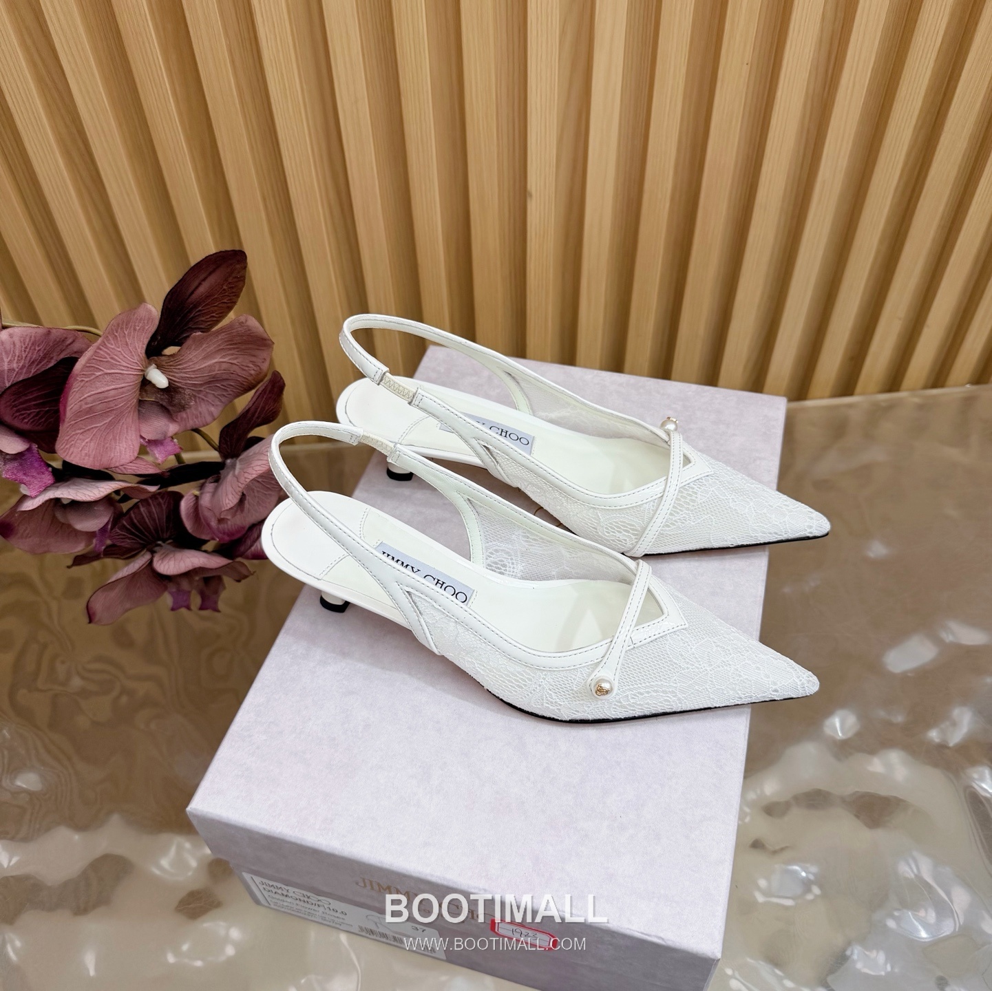 Jimmy Choo Lace Slingback Kitten Heels Lace, Sheepskin Black Heels 레이스 슬링백 키튼힐 레이스, 양가죽 블랙 힐 1