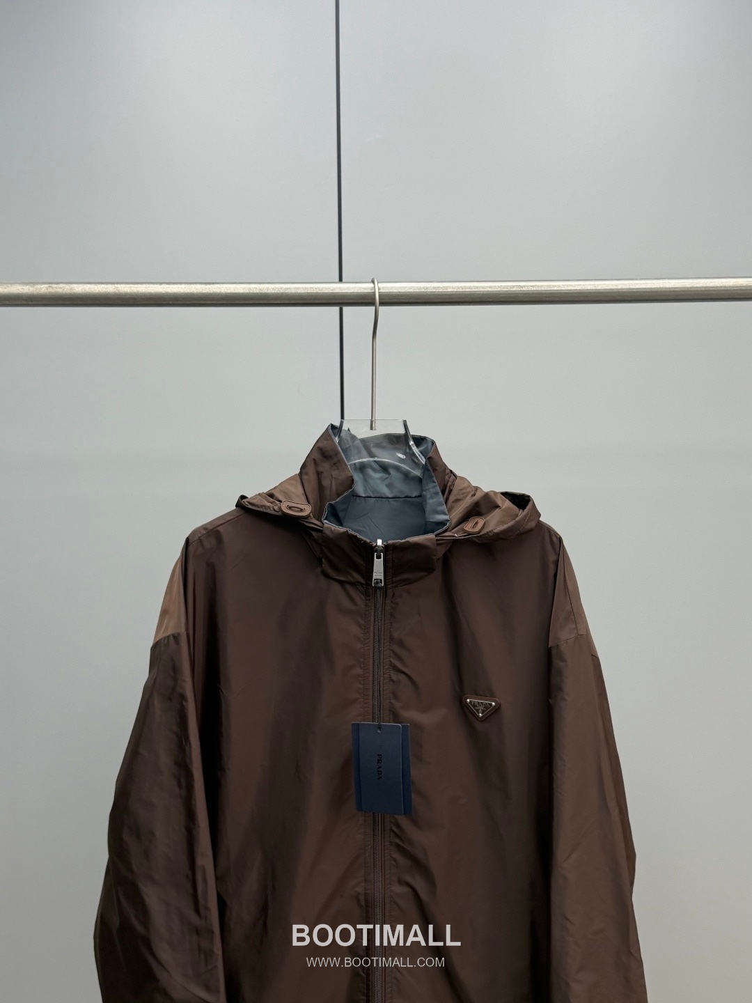 Prada Recycled Nylon Reversible Men's Jacket Recycled Nylon Brown 프라다 리사이클 나일론 리버서블 남성 자켓 리사이클 나일론 브라운 2