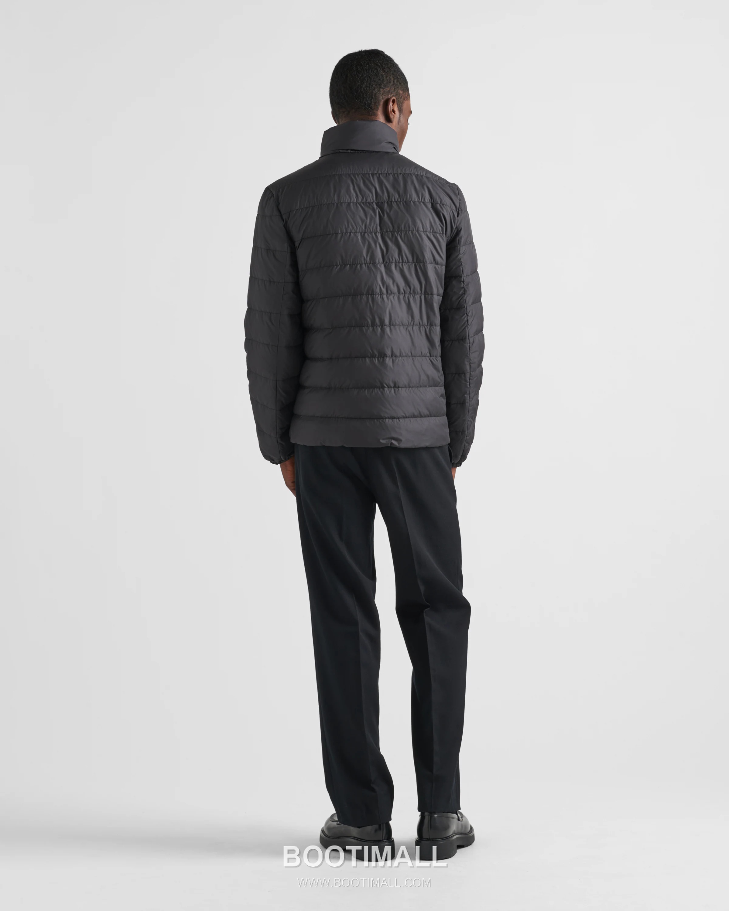 Prada Stand Collar Down Jacket Polyester 프라다 스탠드 칼라 다운 재킷 폴리에스터 46, 48, 50, 52 3