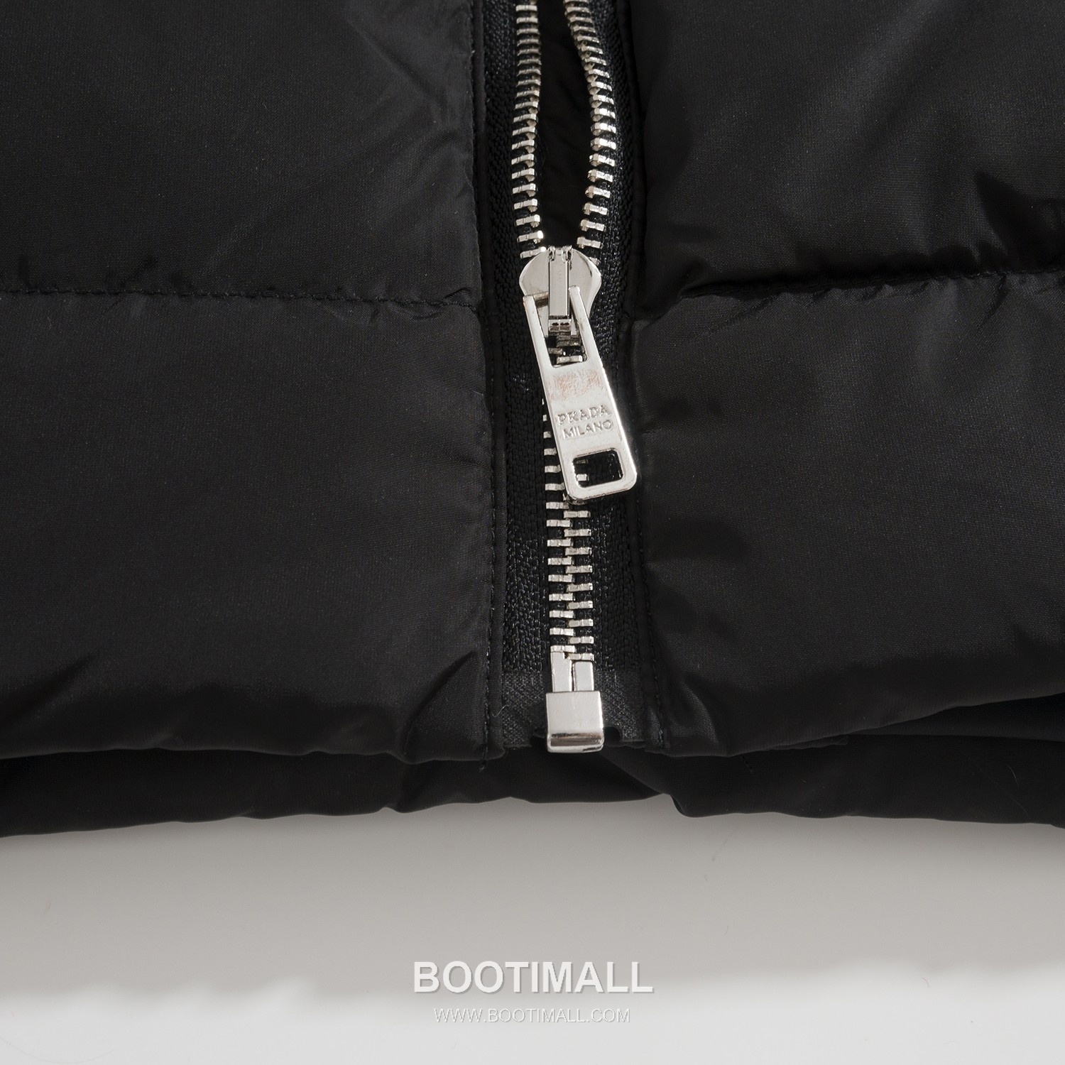 Prada Stand Collar Down Jacket Polyester 프라다 스탠드 칼라 다운 재킷 폴리에스터 46, 48, 50, 52 9