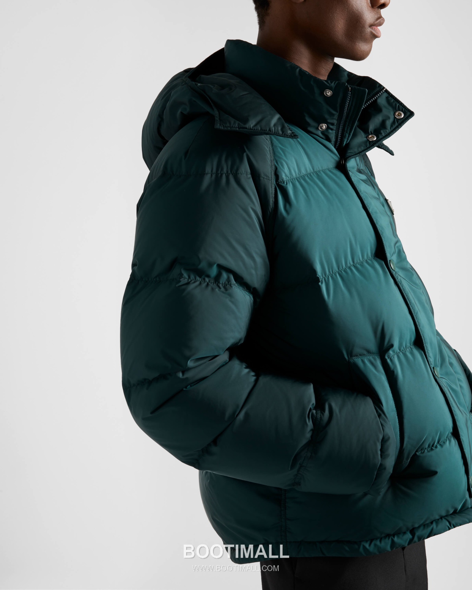 Prada Hooded Down Jacket Black 프라다 후드 다운 재킷 블랙 46, 48, 50, 52 3