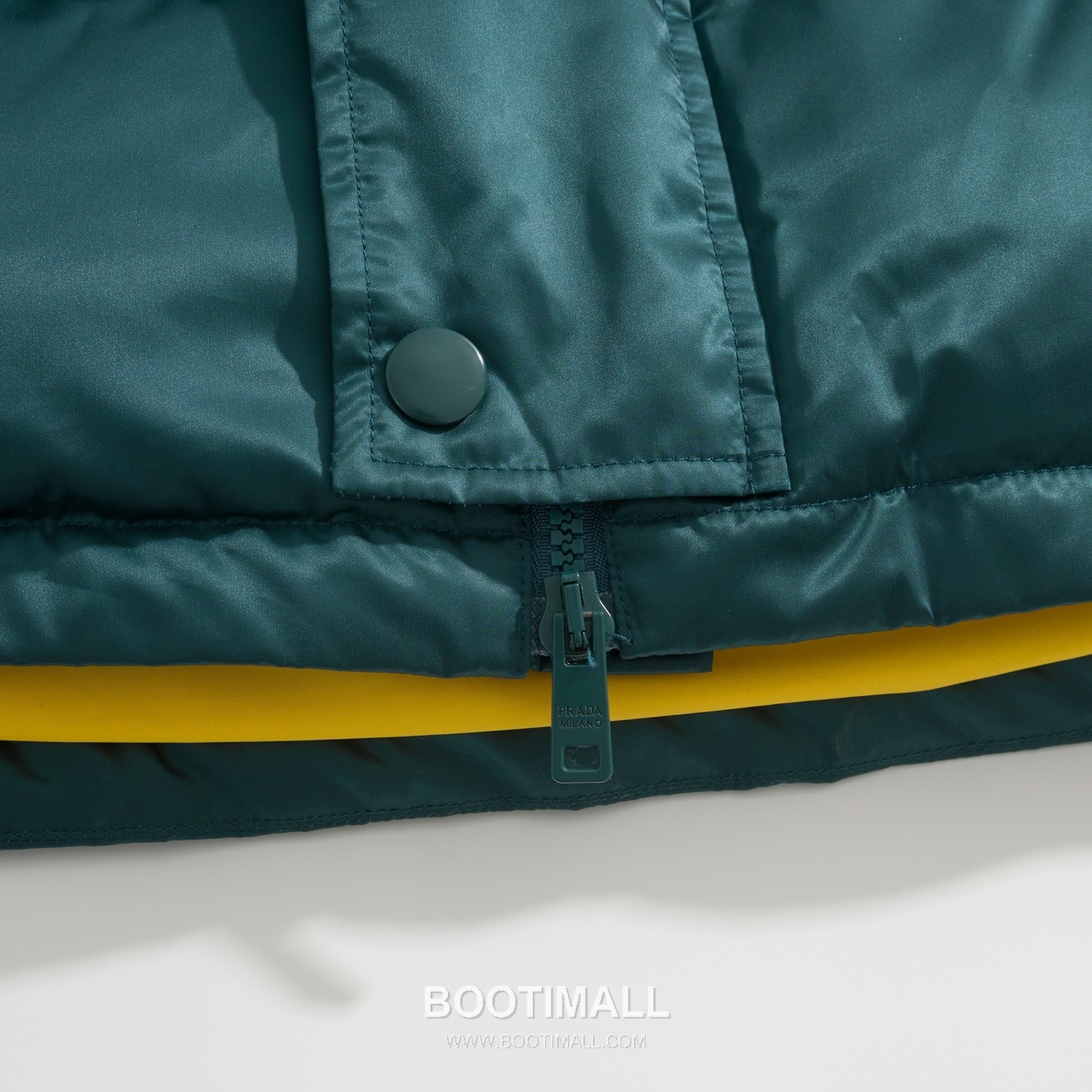 Prada Hooded Down Jacket Black 프라다 후드 다운 재킷 블랙 46, 48, 50, 52 10