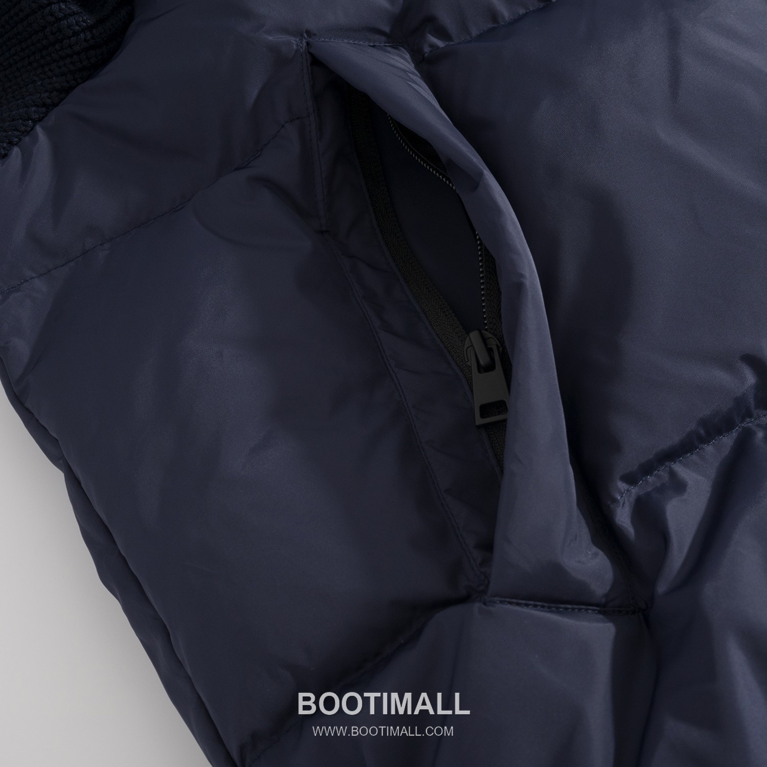 Gucci Knit Panel Down Jacket Polyester Navy 구찌 니트 패널 다운 재킷 폴리에스터 네이비 S, M, L, XL 19