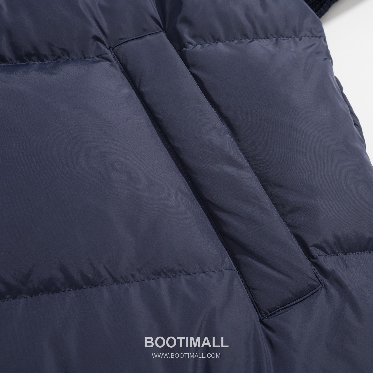 Gucci Knit Panel Down Jacket Polyester Navy 구찌 니트 패널 다운 재킷 폴리에스터 네이비 S, M, L, XL 21