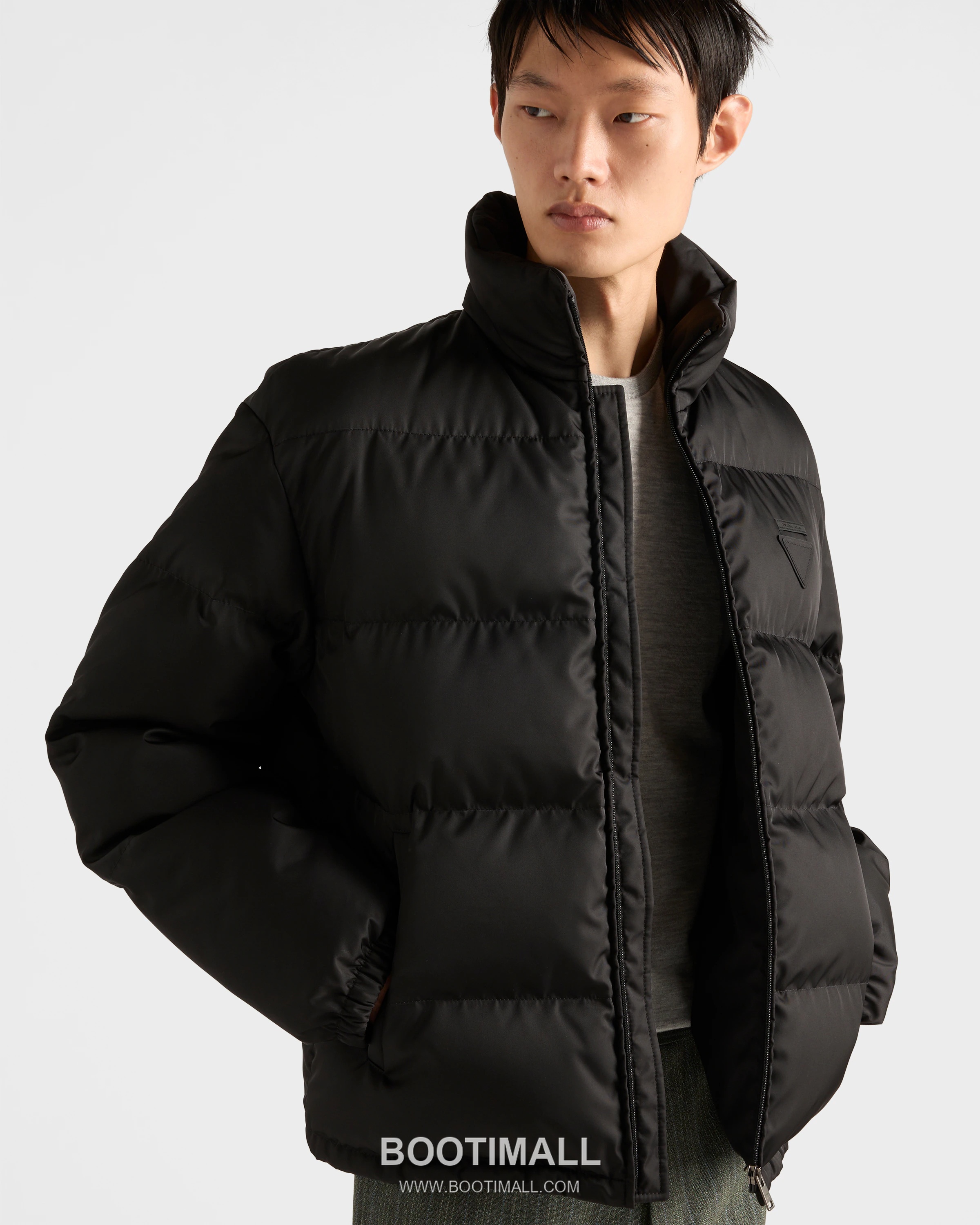 Prada Re-Nylon Down Jacket Re-Nylon Black 프라다 리나일론 다운 재킷 리나일론 블랙 S, M, L, XL 2