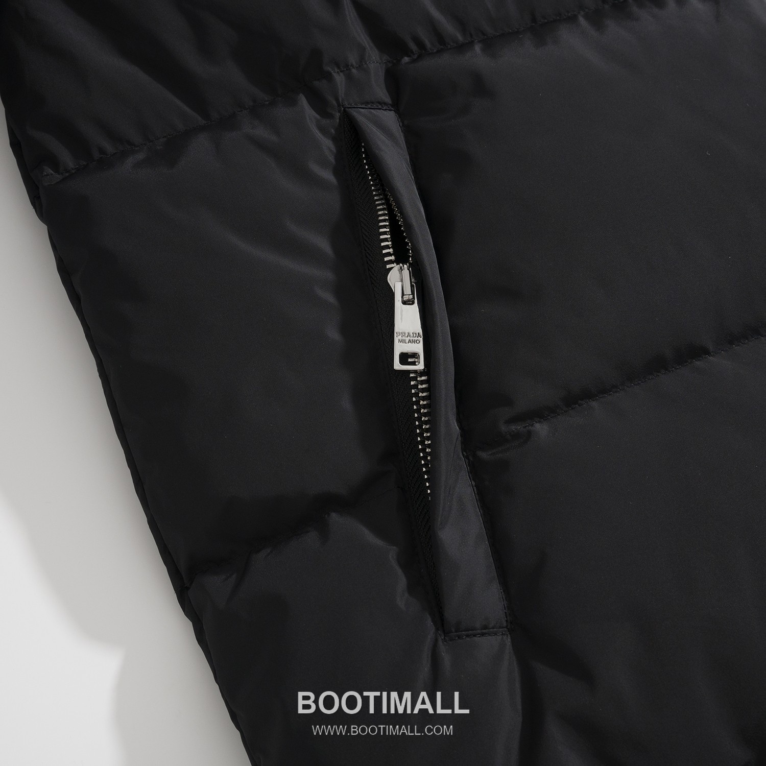 Prada Re-Nylon Down Jacket Re-Nylon Black 프라다 리나일론 다운 재킷 리나일론 블랙 S, M, L, XL 8