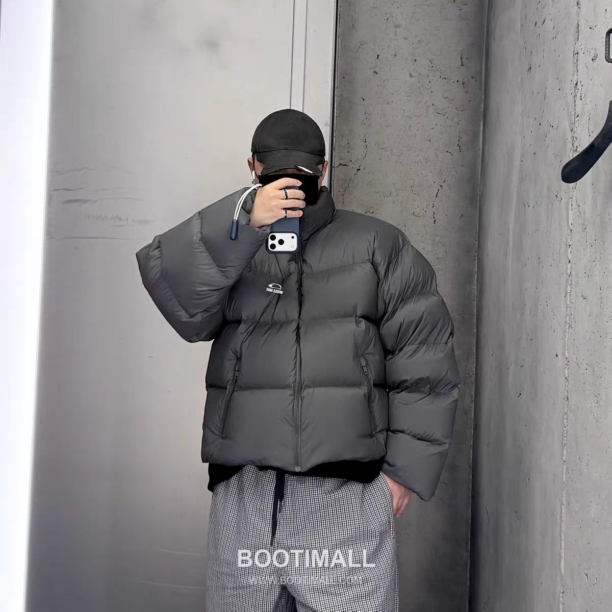 Gucci Embroidered Down Jacket Black 구찌 자수 다운 재킷 블랙 S, M, L, XL 3