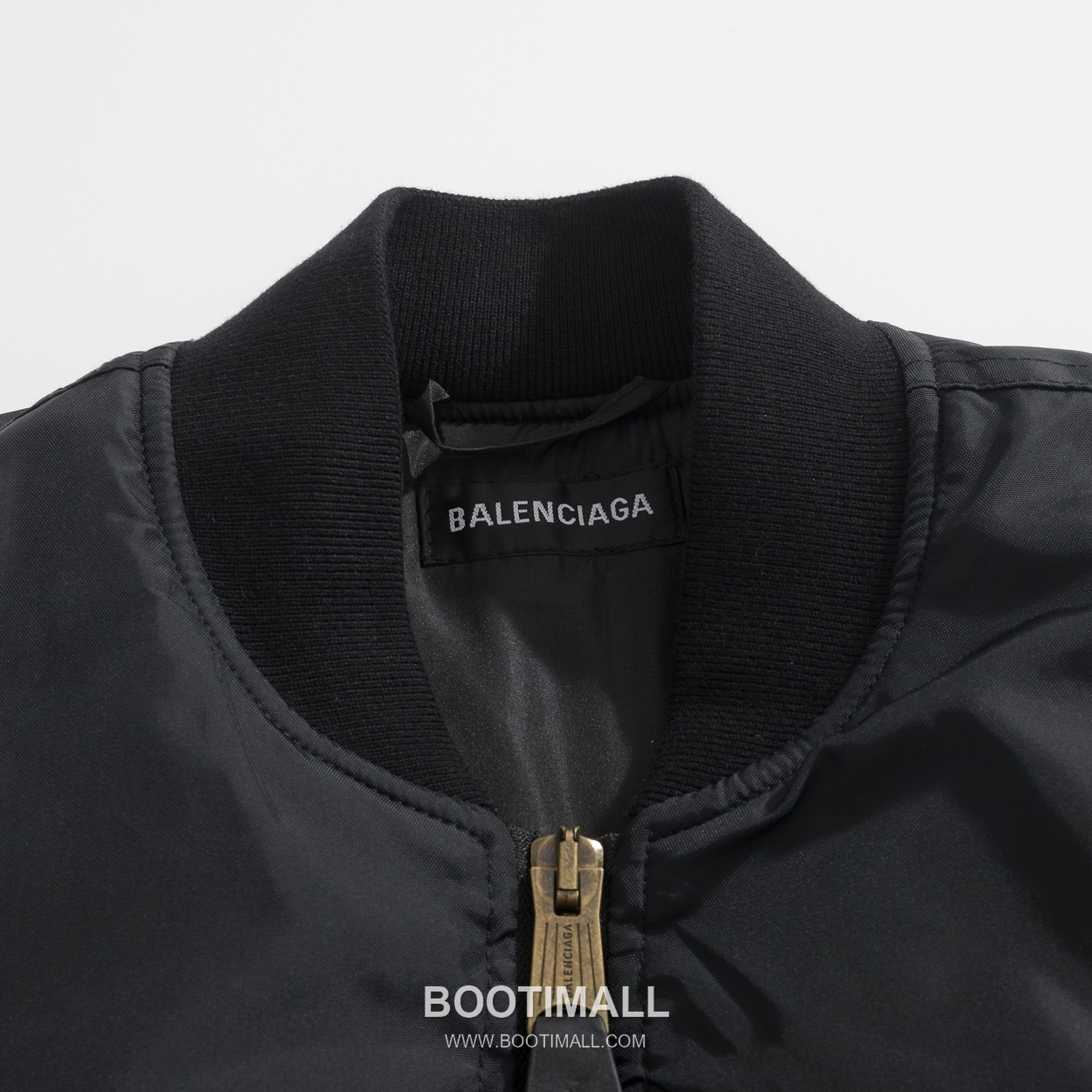 Gucci Lion Crest Jacket Nylon, Velvet, Cotton Black Padded Jacket 구찌 라이온 크레스트 자켓 나일론, 벨벳, 코튼 블랙 패딩 자켓 44, 46, 48, 50 7