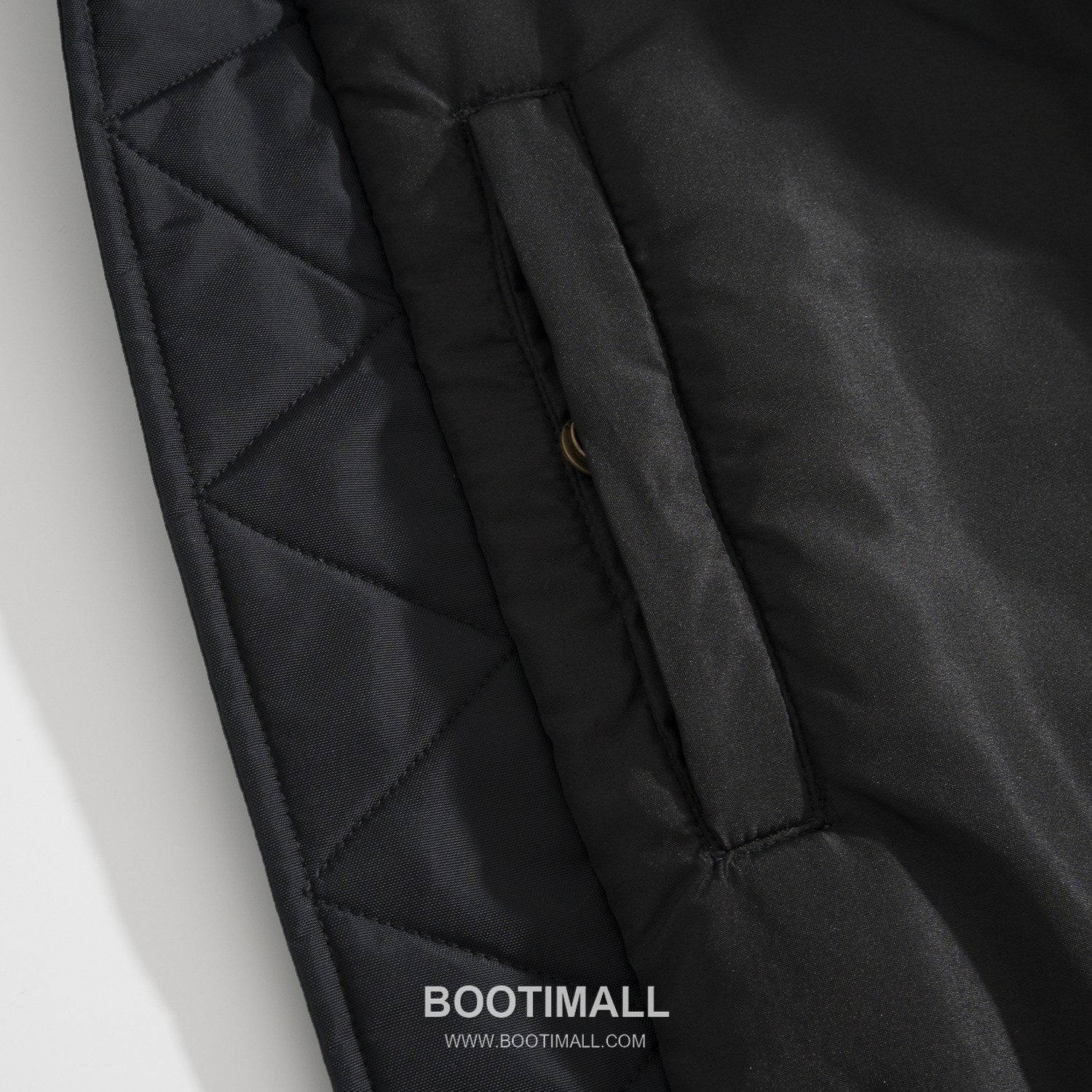 Gucci Lion Crest Jacket Nylon, Velvet, Cotton Black Padded Jacket 구찌 라이온 크레스트 자켓 나일론, 벨벳, 코튼 블랙 패딩 자켓 44, 46, 48, 50 11