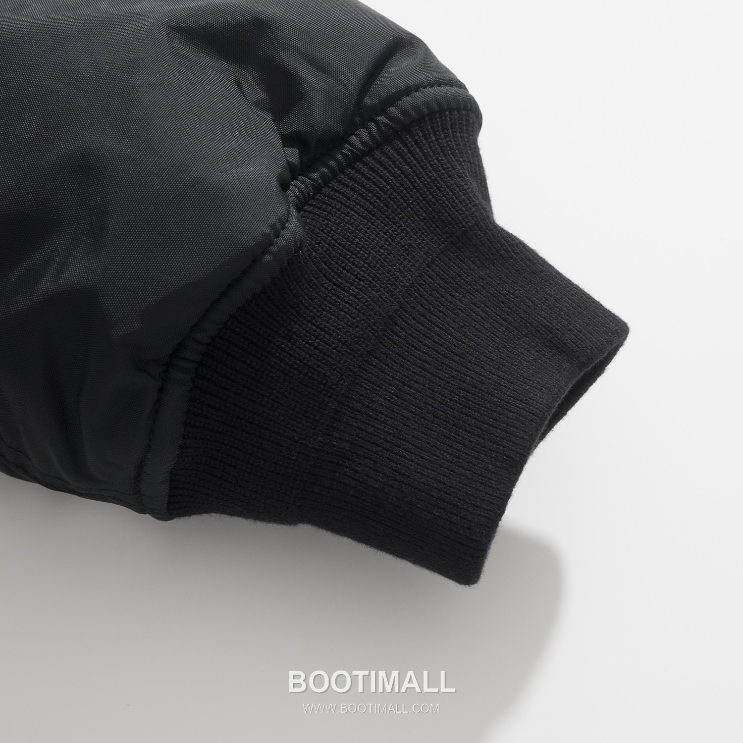 Gucci Lion Crest Jacket Nylon, Velvet, Cotton Black Padded Jacket 구찌 라이온 크레스트 자켓 나일론, 벨벳, 코튼 블랙 패딩 자켓 44, 46, 48, 50 12