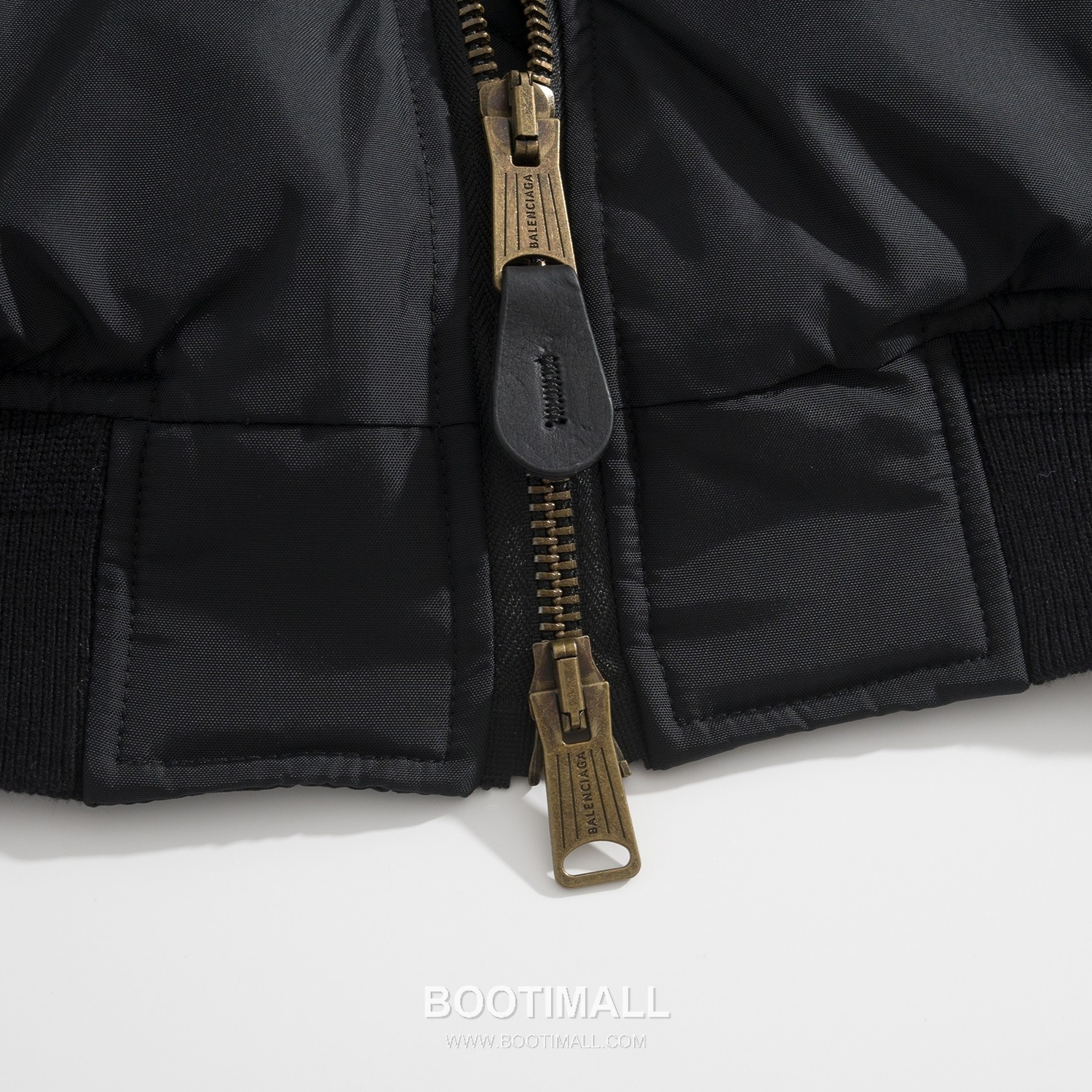 Gucci Lion Crest Jacket Nylon, Velvet, Cotton Black Padded Jacket 구찌 라이온 크레스트 자켓 나일론, 벨벳, 코튼 블랙 패딩 자켓 44, 46, 48, 50 13