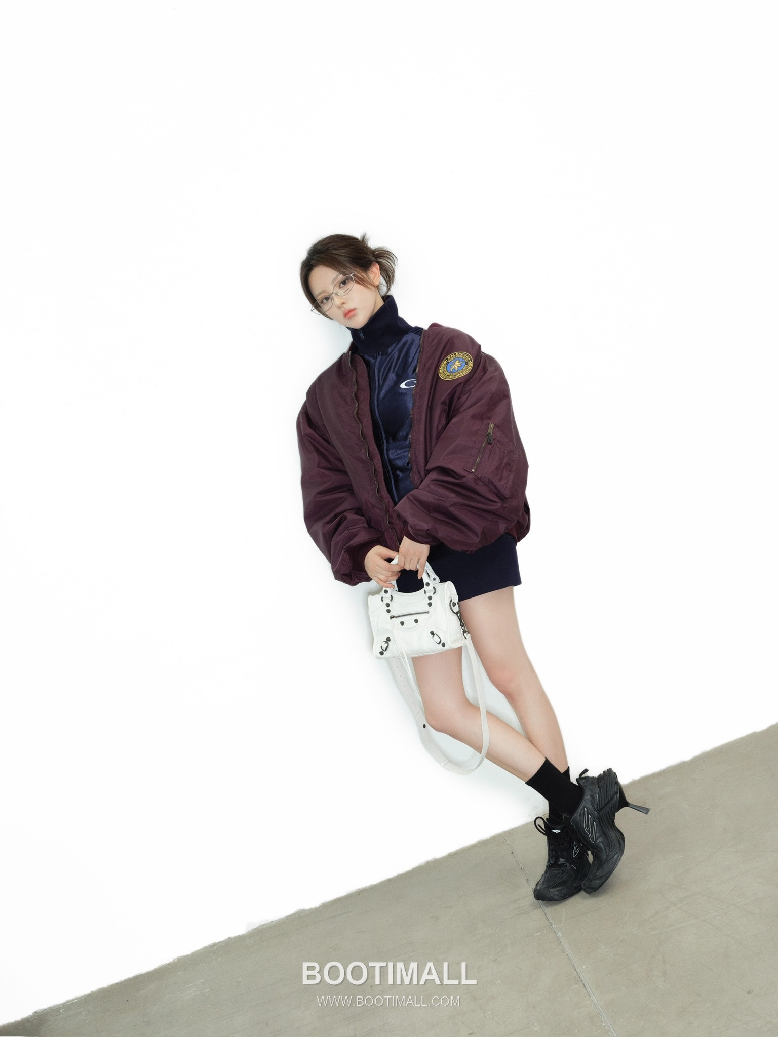 Gucci Lion Crest Jacket Nylon, Velvet, Cotton Black Padded Jacket 구찌 라이온 크레스트 자켓 나일론, 벨벳, 코튼 블랙 패딩 자켓 2