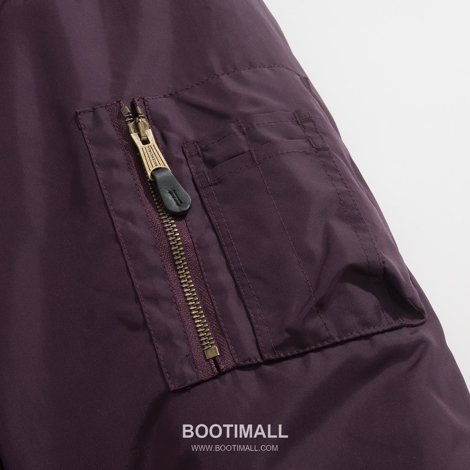 Gucci Lion Crest Jacket Nylon, Velvet, Cotton Black Padded Jacket 구찌 라이온 크레스트 자켓 나일론, 벨벳, 코튼 블랙 패딩 자켓 17