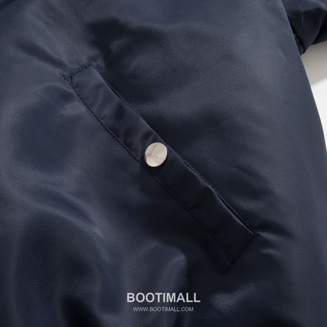 Prada Knit Logo Puffer Nylon Navy Down Jacket 프라다 니트 로고 패퍼 나일론 네이비 다운재킷 38, 40, 42, 44 9