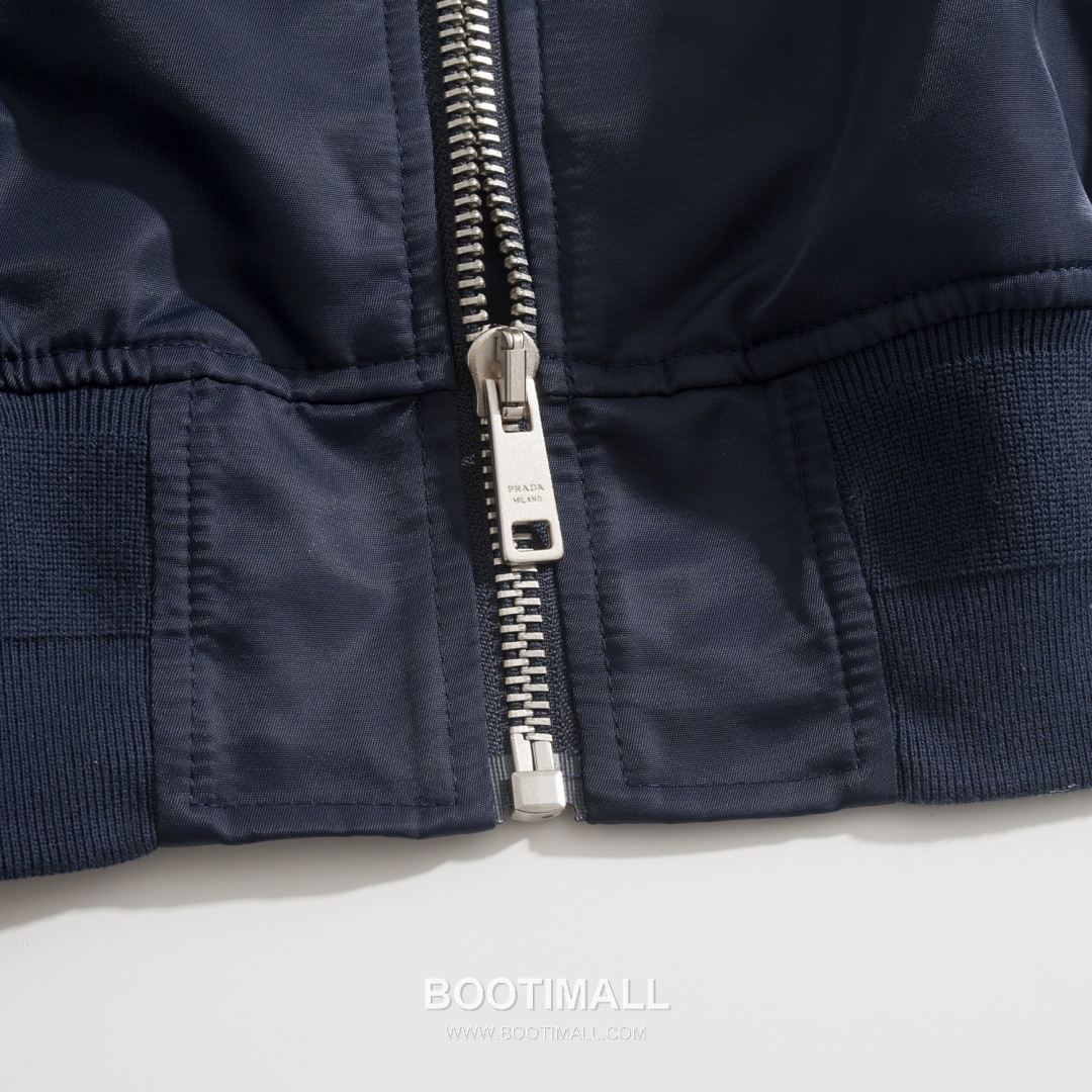 Prada Knit Logo Puffer Nylon Navy Down Jacket 프라다 니트 로고 패퍼 나일론 네이비 다운재킷 38, 40, 42, 44 10