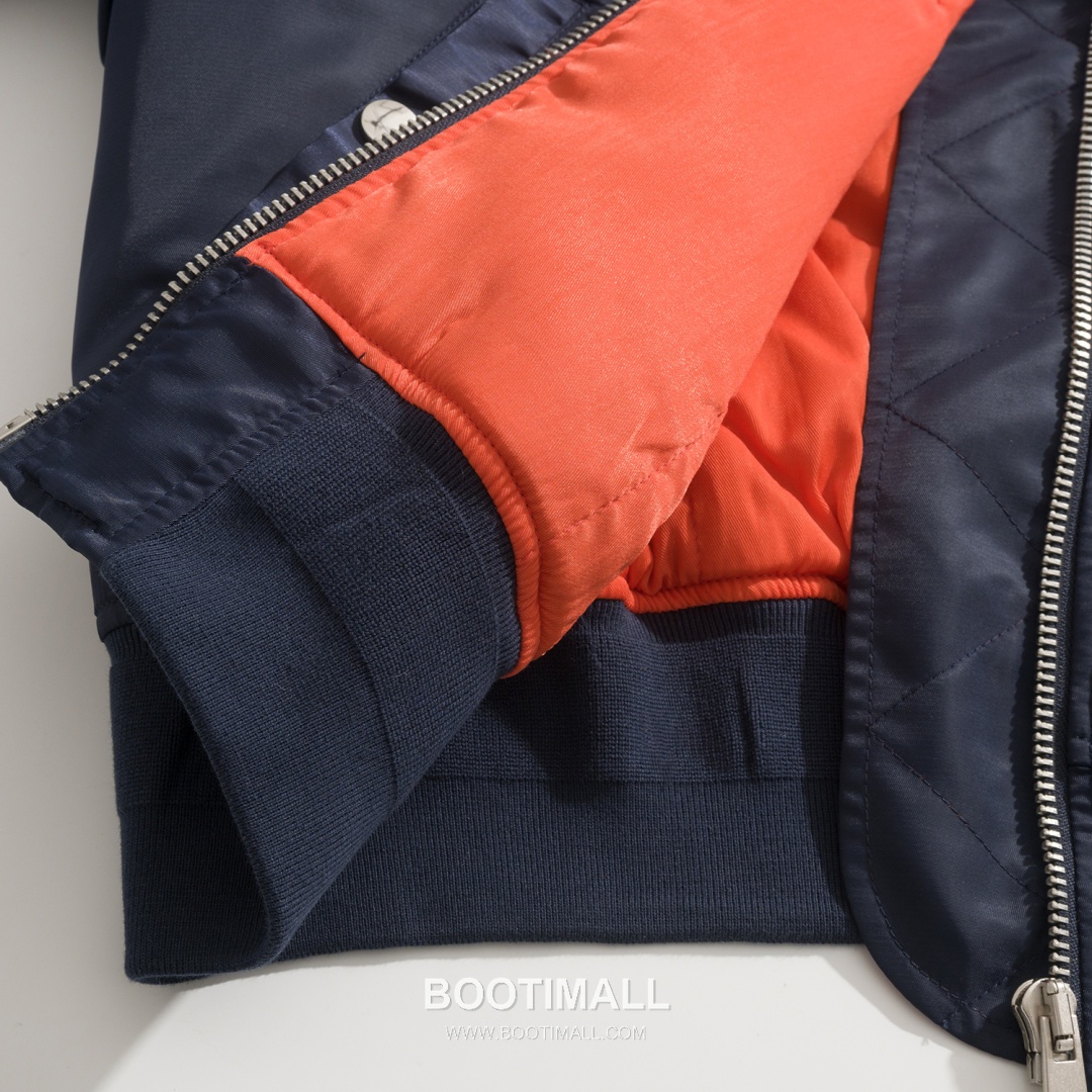 Prada Knit Logo Puffer Nylon Navy Down Jacket 프라다 니트 로고 패퍼 나일론 네이비 다운재킷 38, 40, 42, 44 12