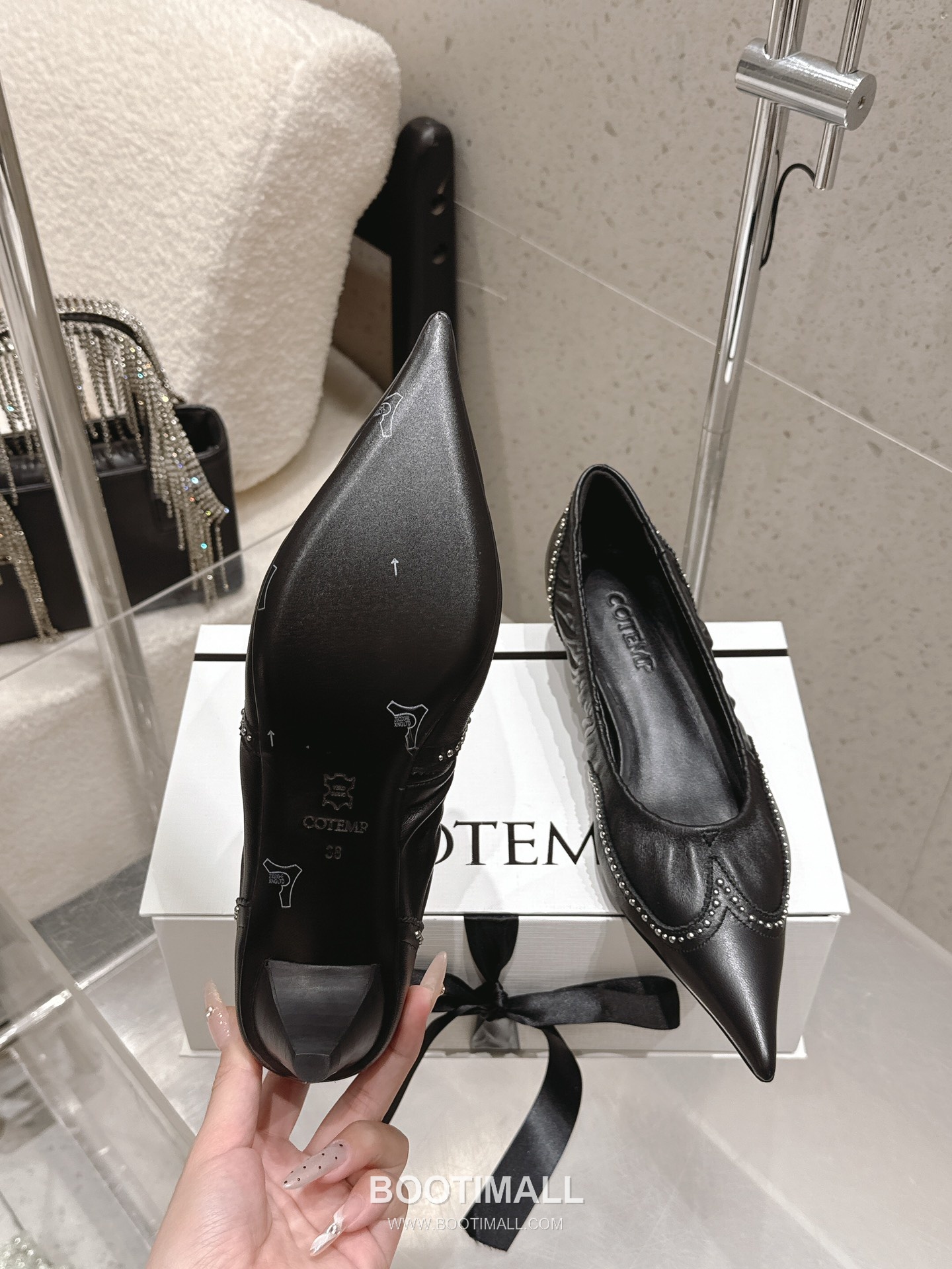 Cotemp Studded Brogue Kitten Heel Pumps 코템프 스터드 브로그 키튼힐 펌프스 9