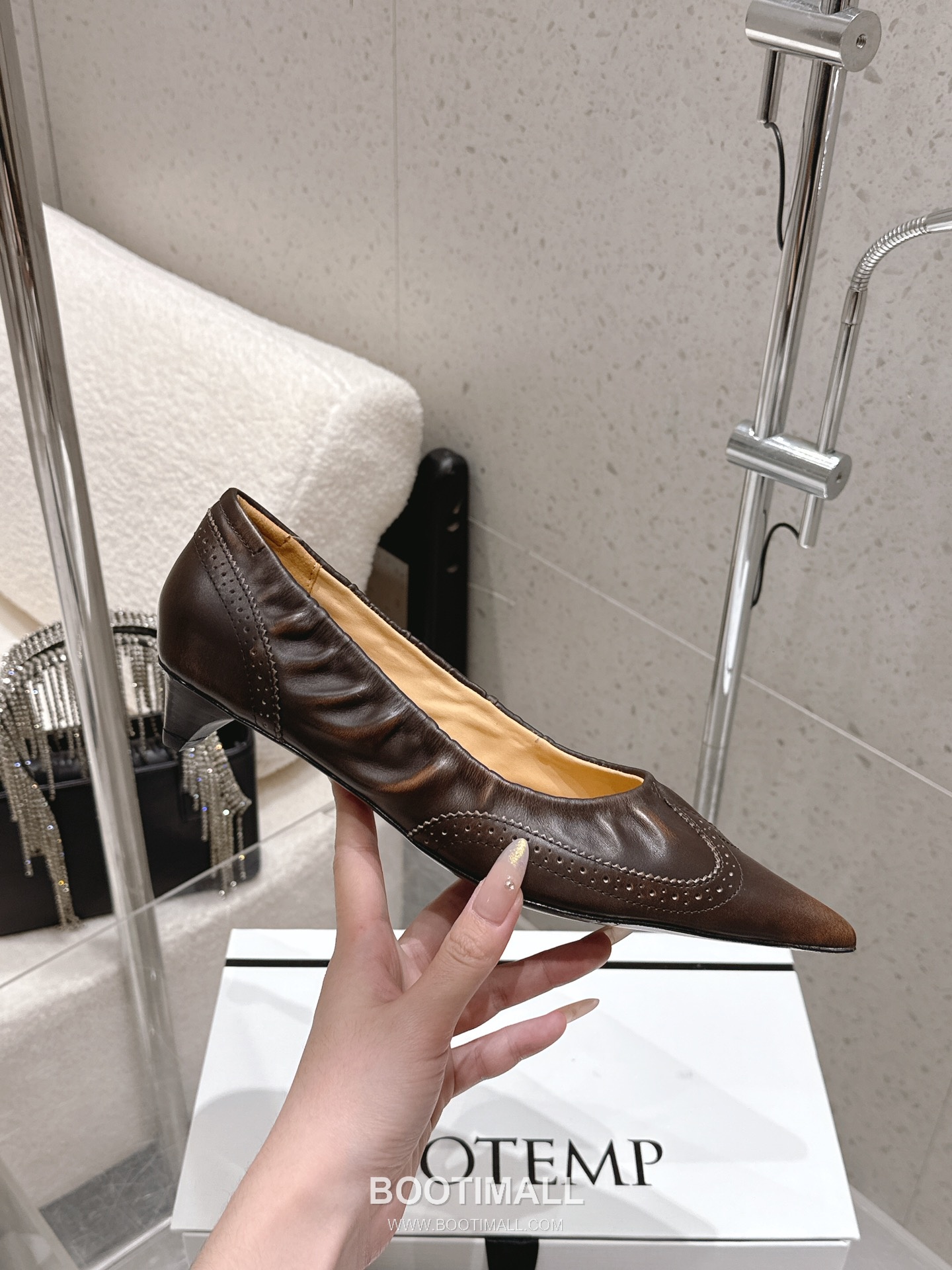 Cotemp Studded Brogue Kitten Heel Pumps 코템프 스터드 브로그 키튼힐 펌프스 5