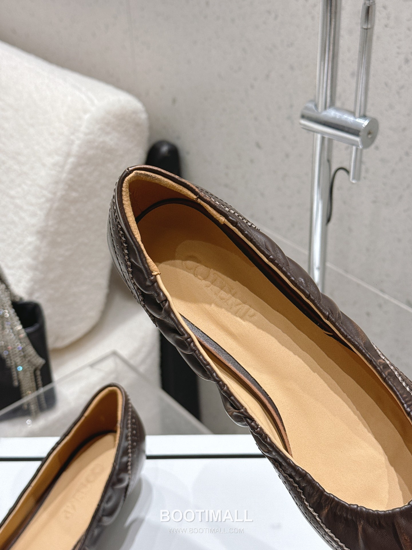 Cotemp Studded Brogue Kitten Heel Pumps 코템프 스터드 브로그 키튼힐 펌프스 6