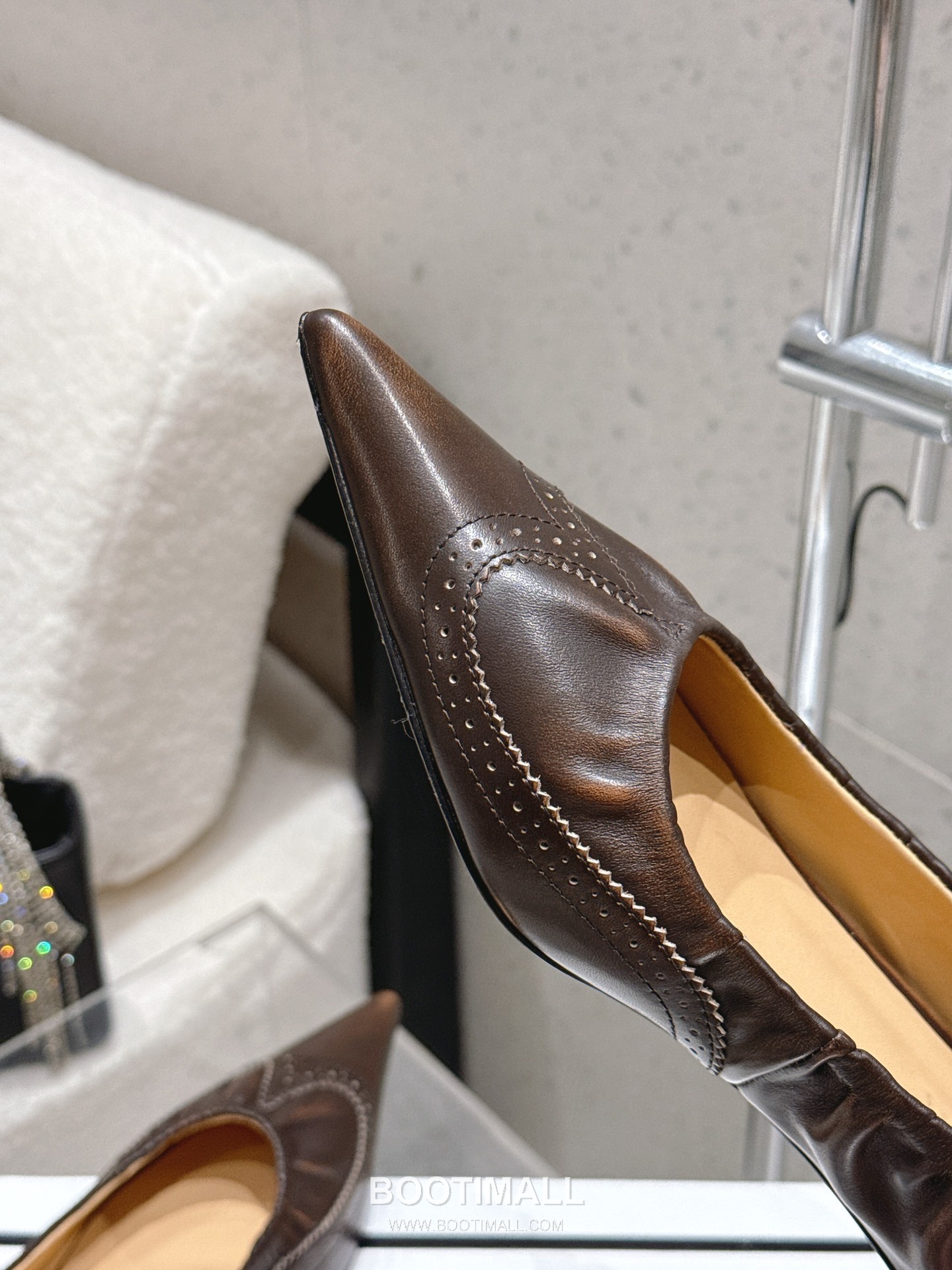 Cotemp Studded Brogue Kitten Heel Pumps 코템프 스터드 브로그 키튼힐 펌프스 8