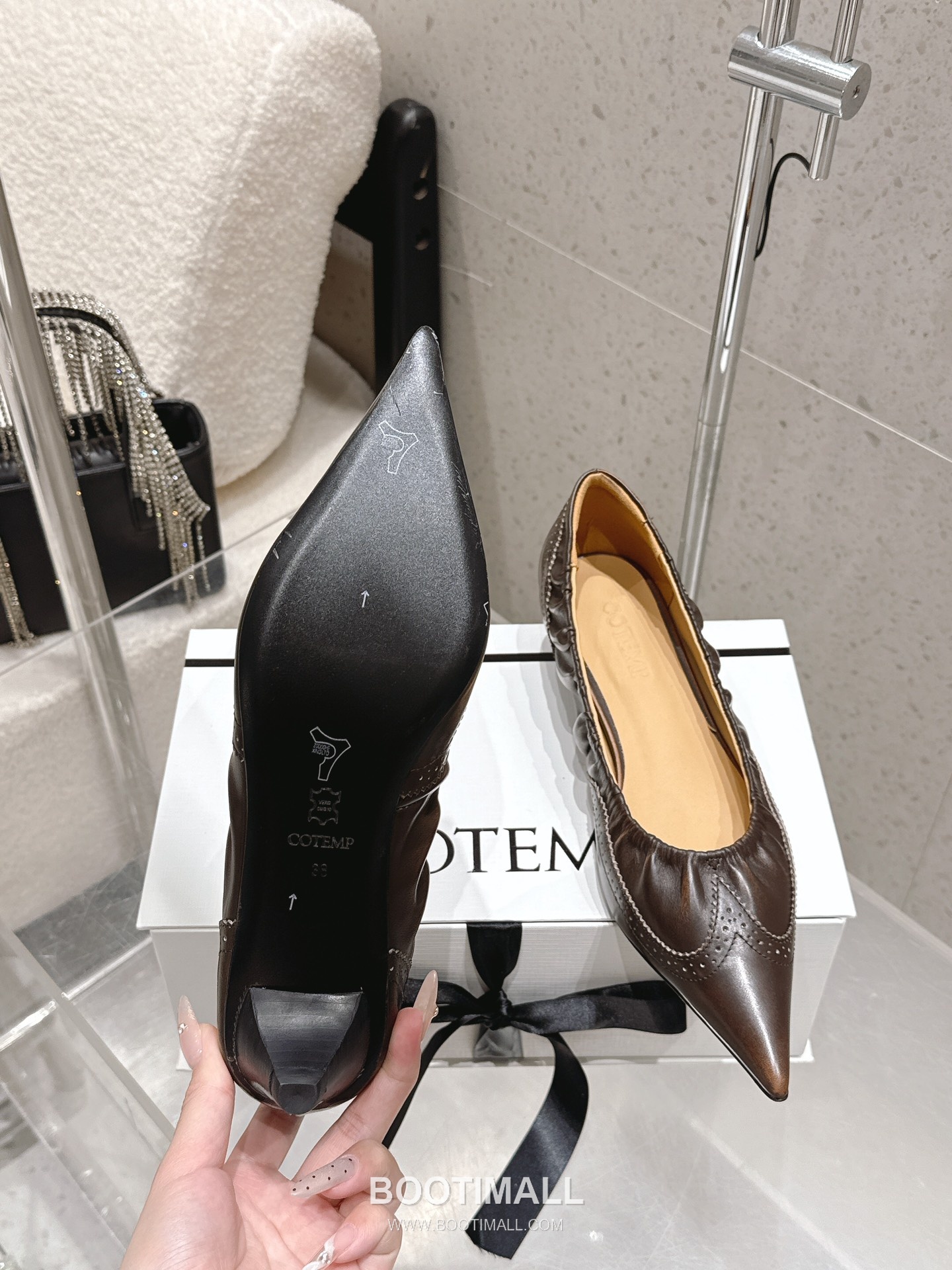 Cotemp Studded Brogue Kitten Heel Pumps 코템프 스터드 브로그 키튼힐 펌프스 9